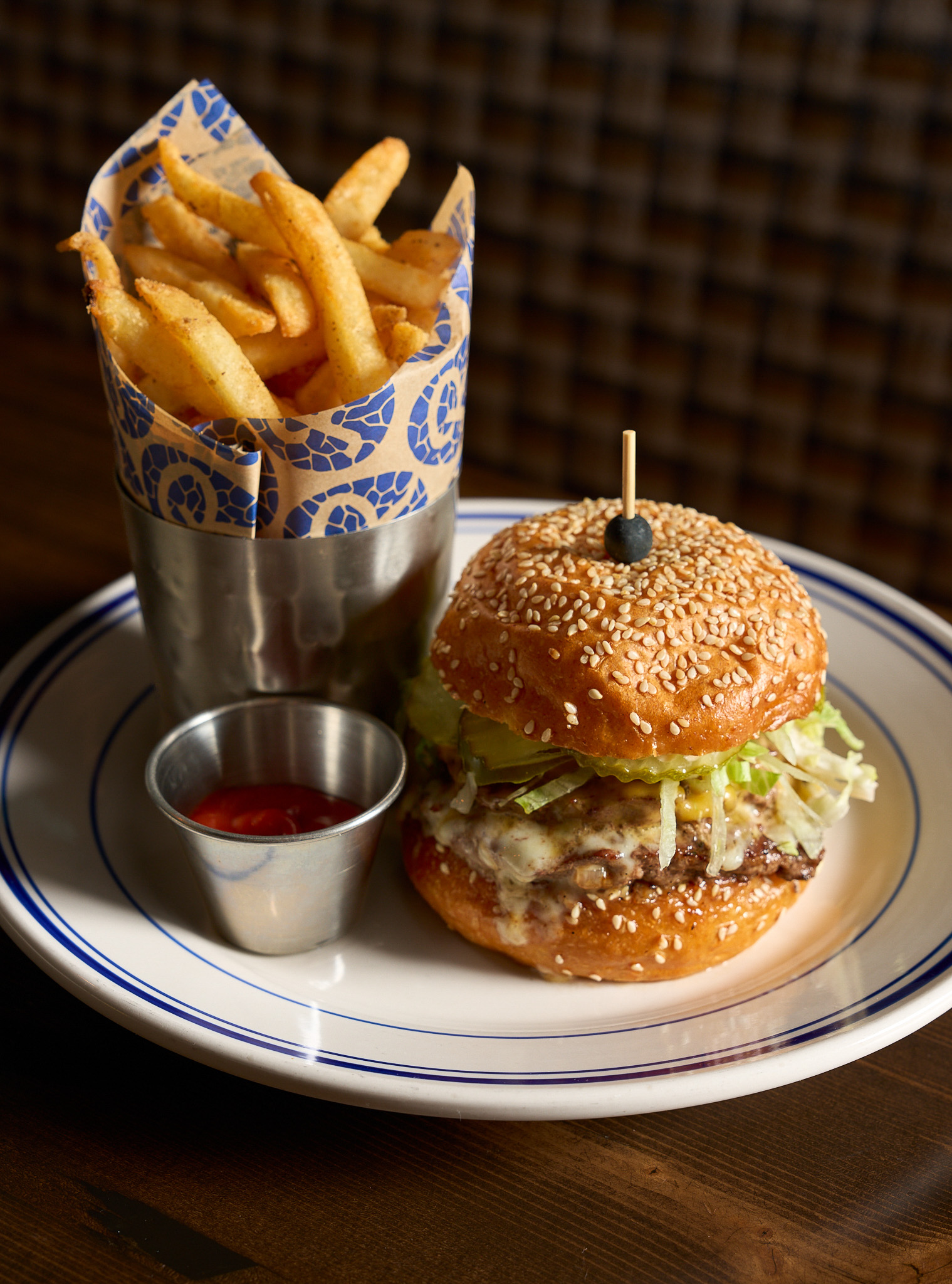 ROOST BURGER