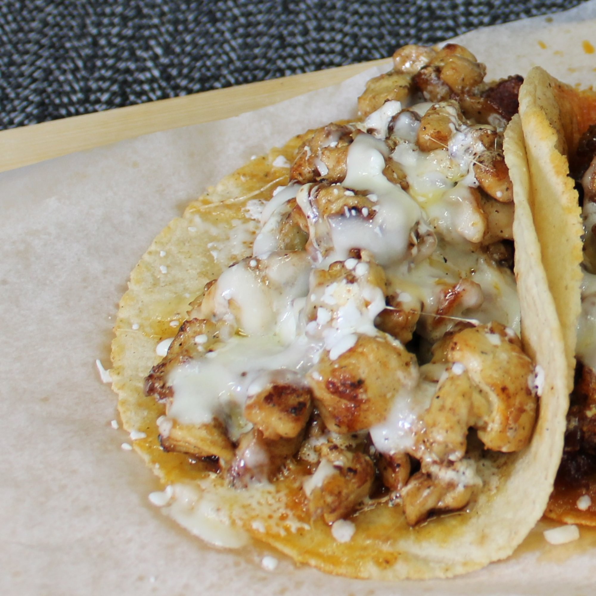 Pollo Con Queso Taco
