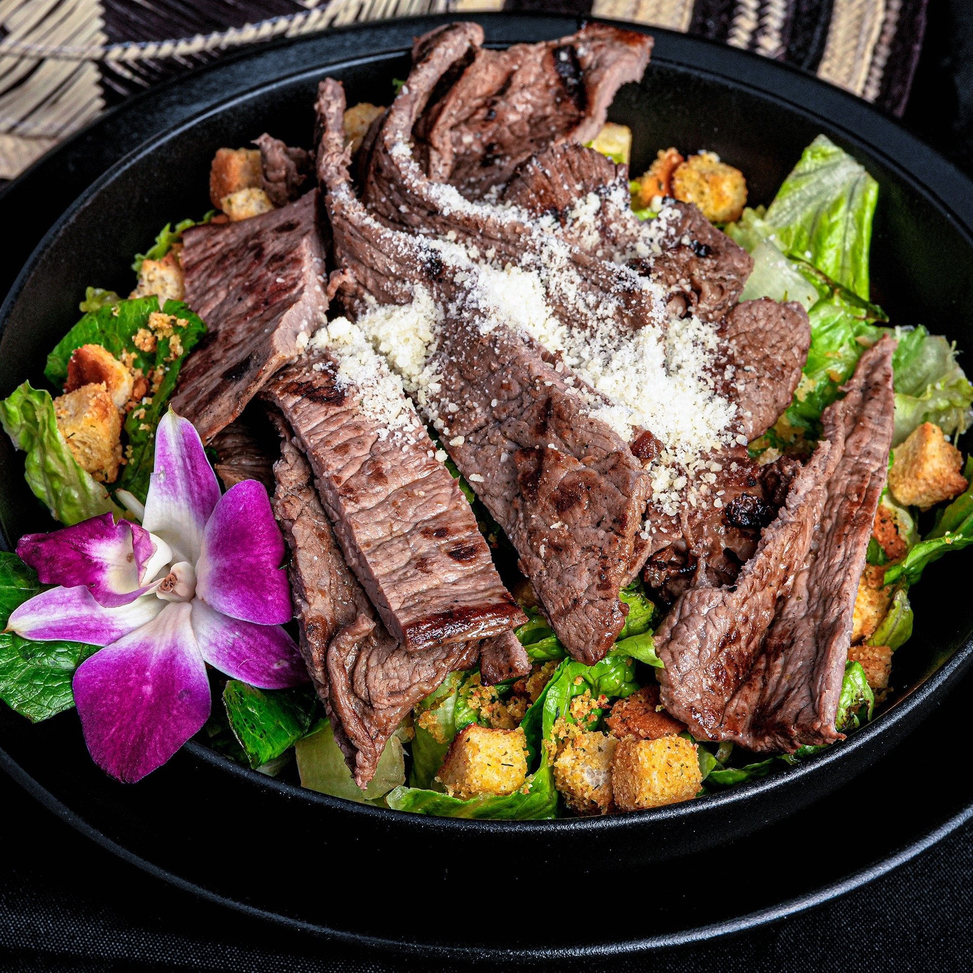 Ensalada Con Carne Asada