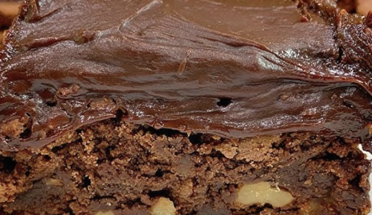 Brownie with nuts