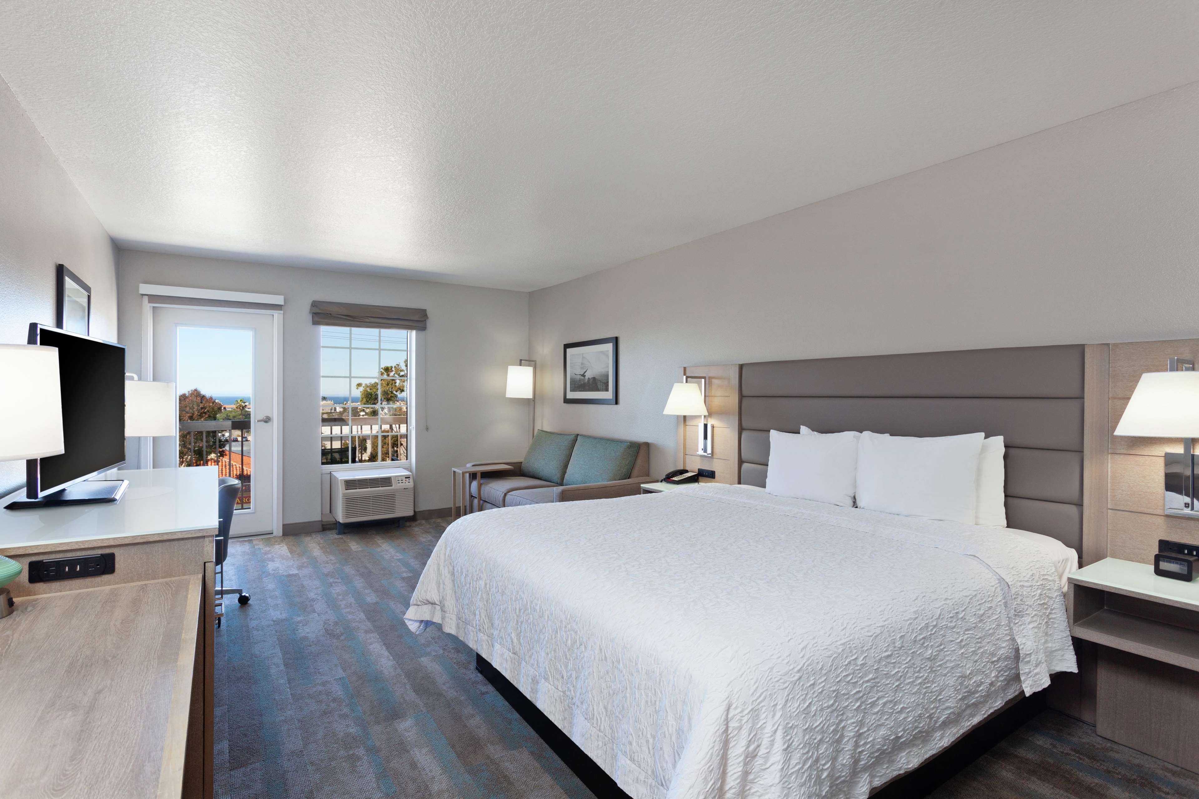 Hampton Inn & Suites Hermosa Beach Photo