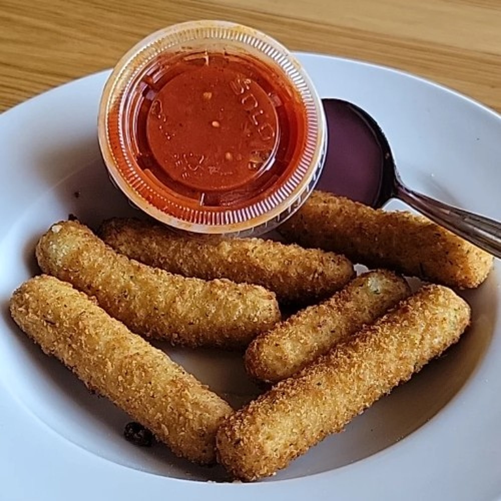 Mozzarella Sticks (8)