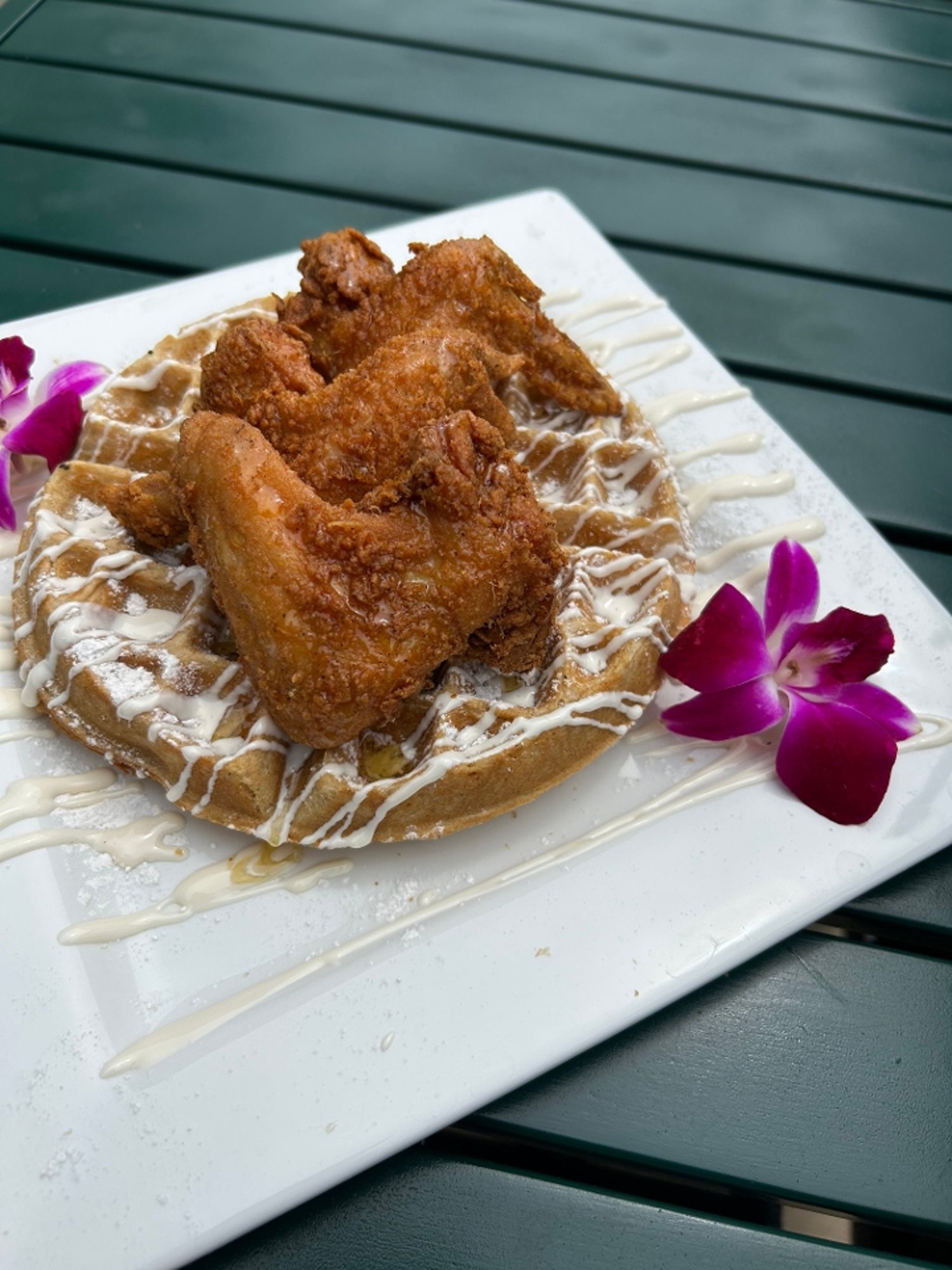 CHICKEN & WAFFLES