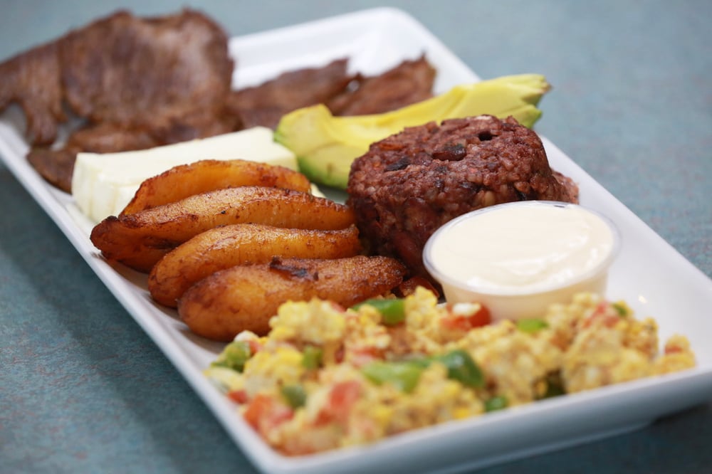 Desayuno Tipico con Carne