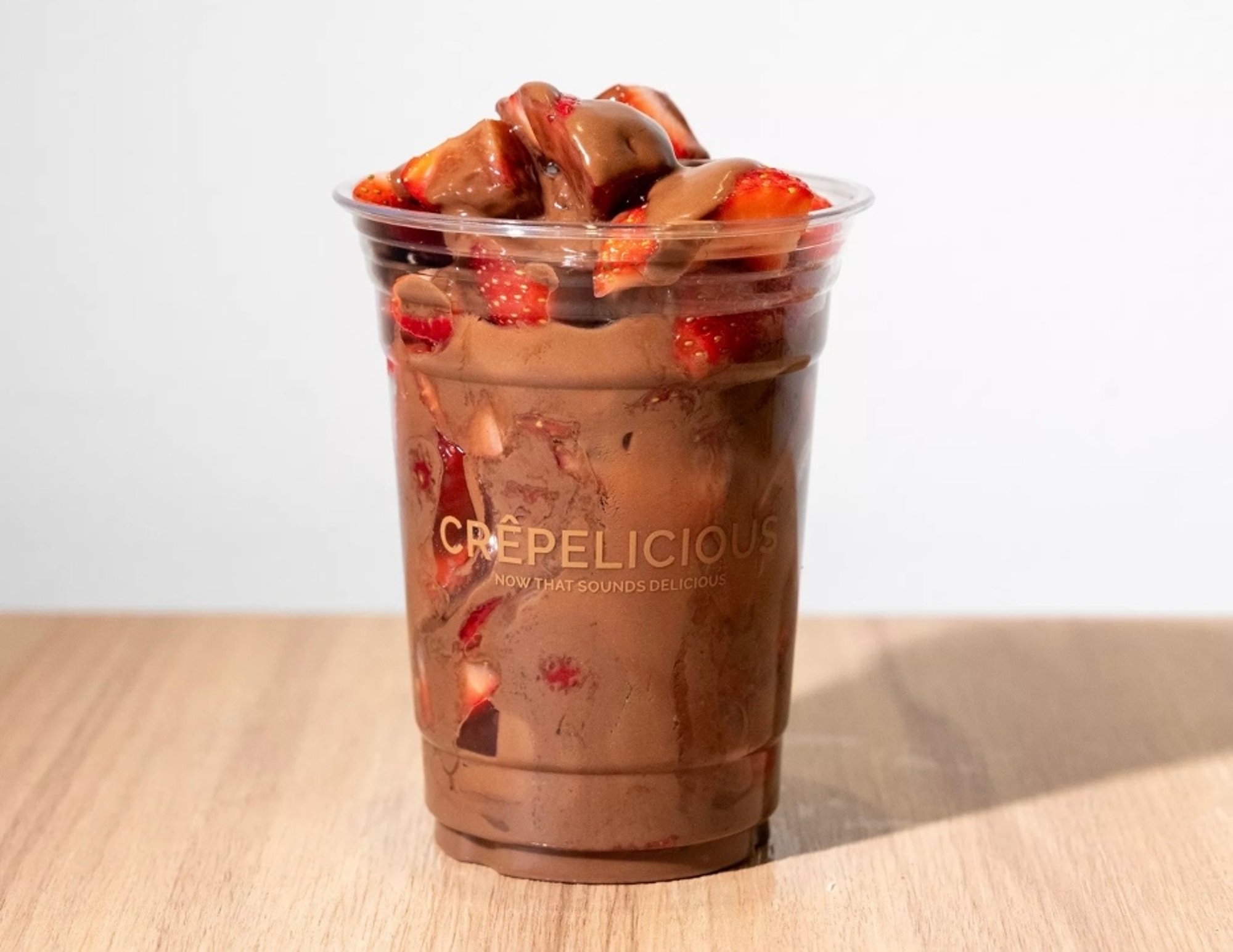Strawberry Chocolate Cup (16 oz)