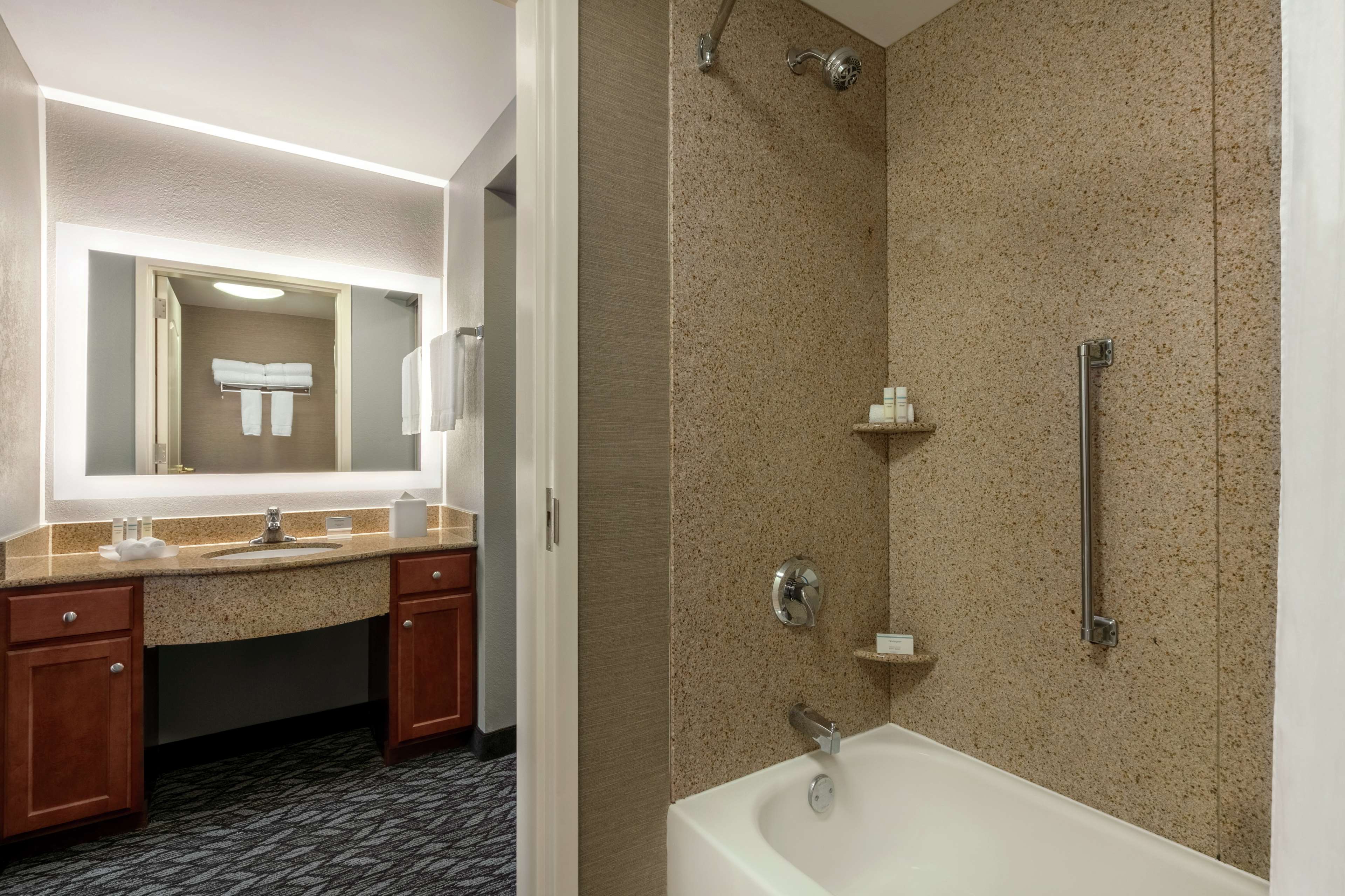 Homewood Suites by Hilton Harrisburg East-Hershey Area Photo