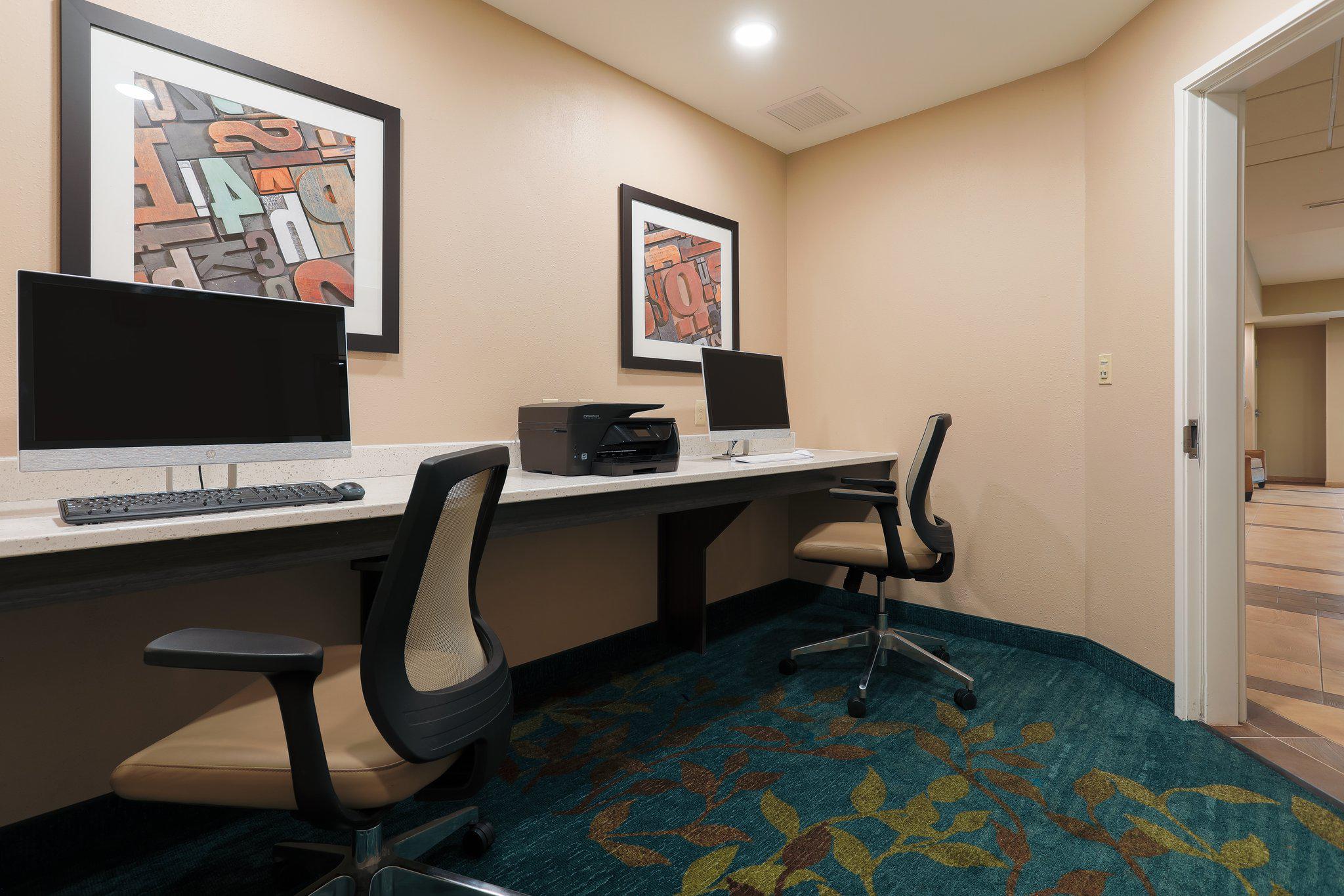 Candlewood Suites Lenexa - Overland Park Area Photo