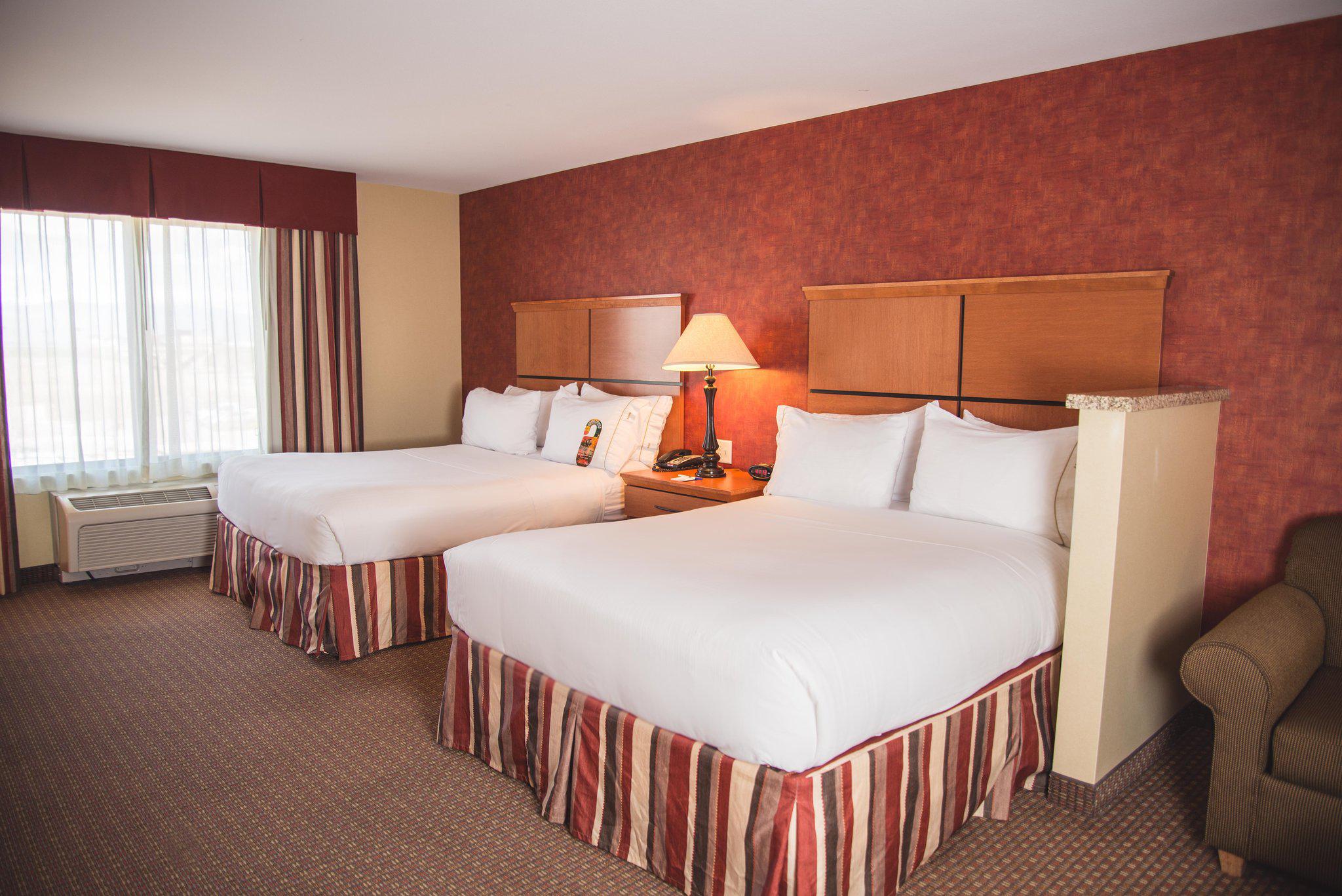 Holiday Inn Express & Suites Loveland Photo