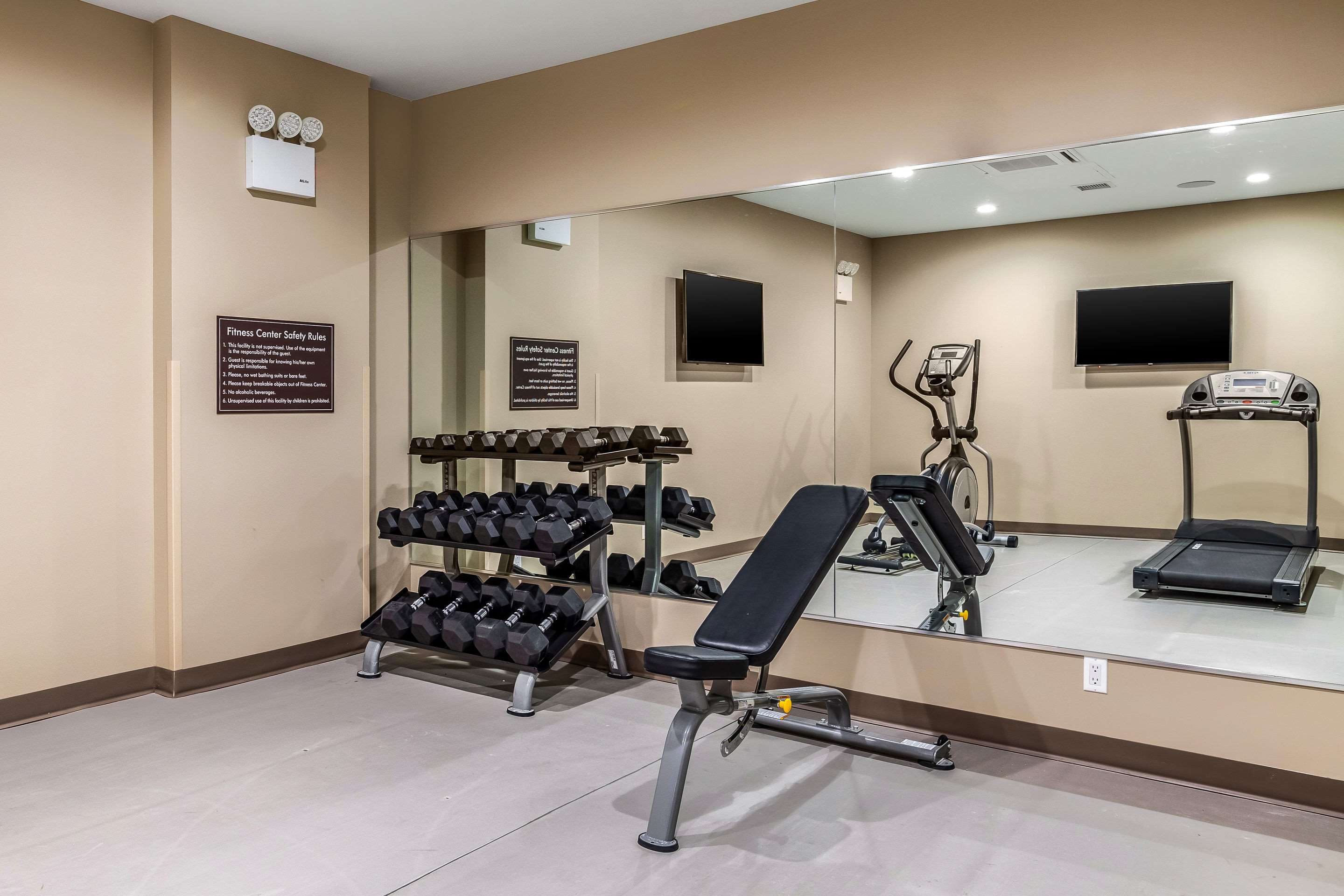 Sleep Inn & Suites Near Jfk Air Train Photo