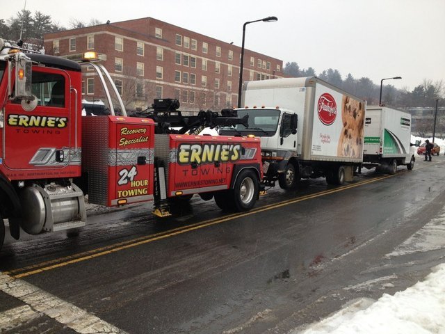 Images Ernie's Towing