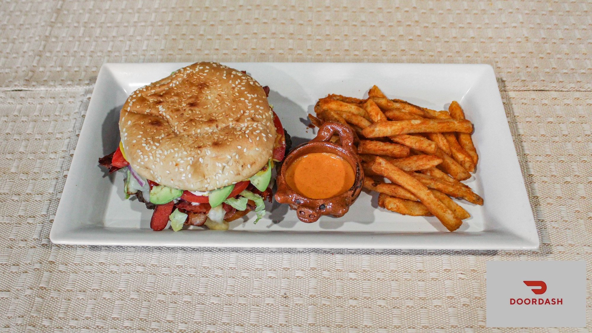 Combo de Hamburguesa Juárez / Burger Combo Juarez