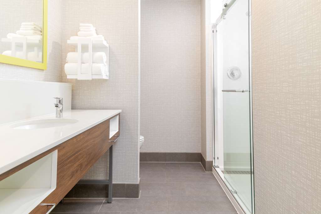 Hampton Inn & Suites Santa Rosa Sonoma Wine Country Image