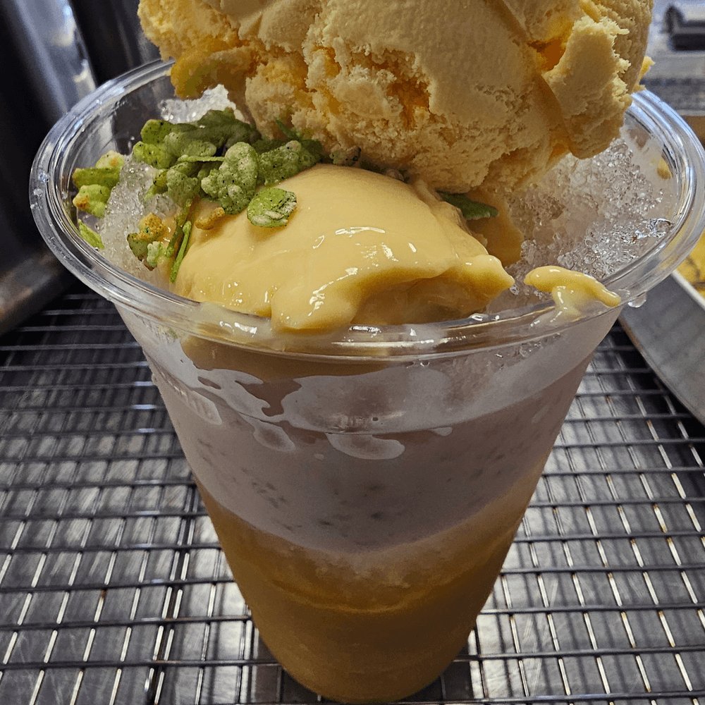 Mais Con Yelo with Ice Cream
