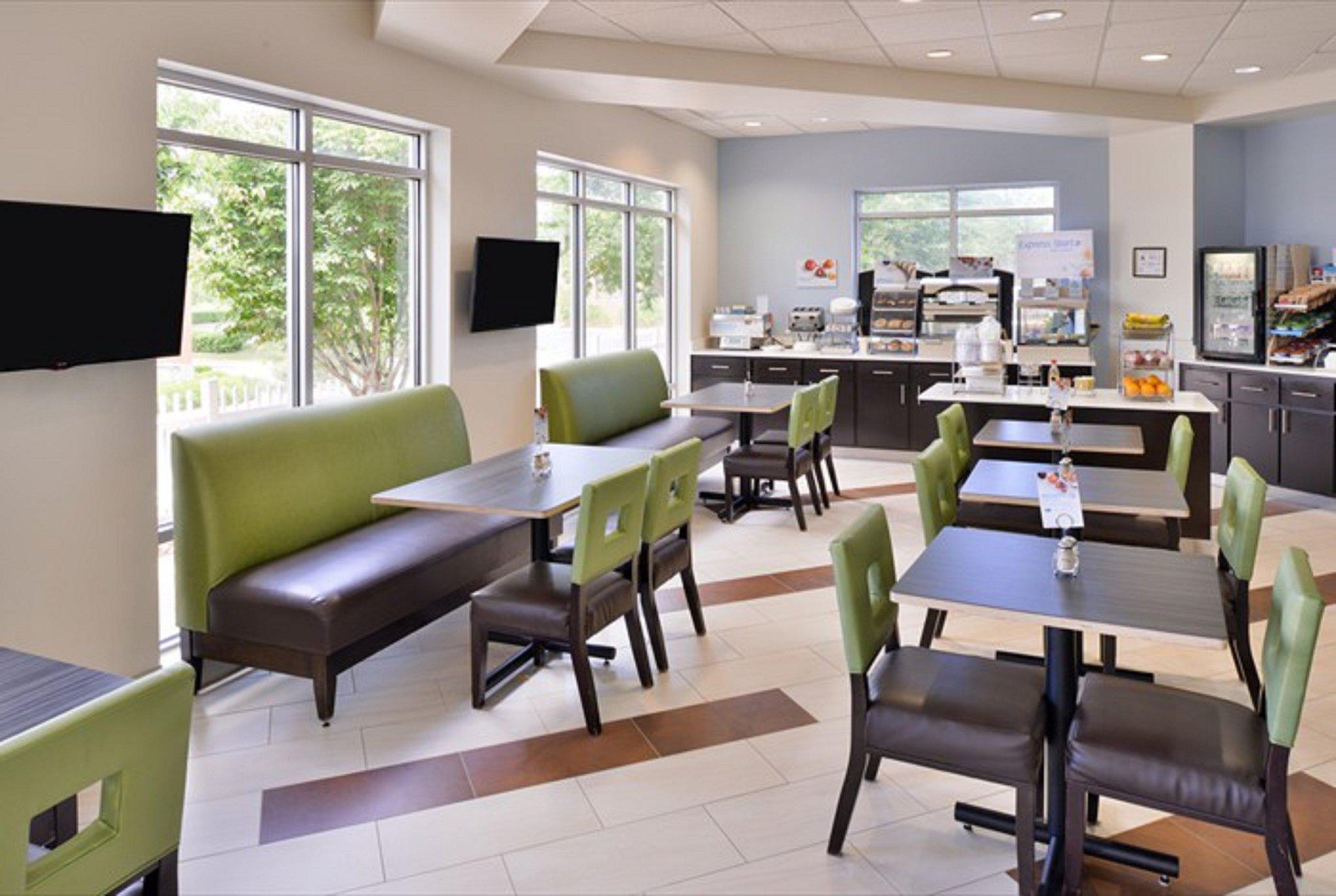 Holiday Inn Express & Suites Mooresville - Lake Norman Photo