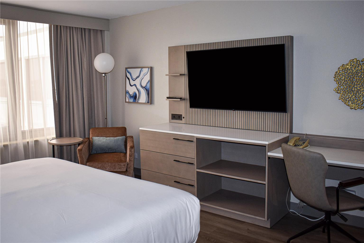 DoubleTree by Hilton Hotel Chicago - Oak Brook Image