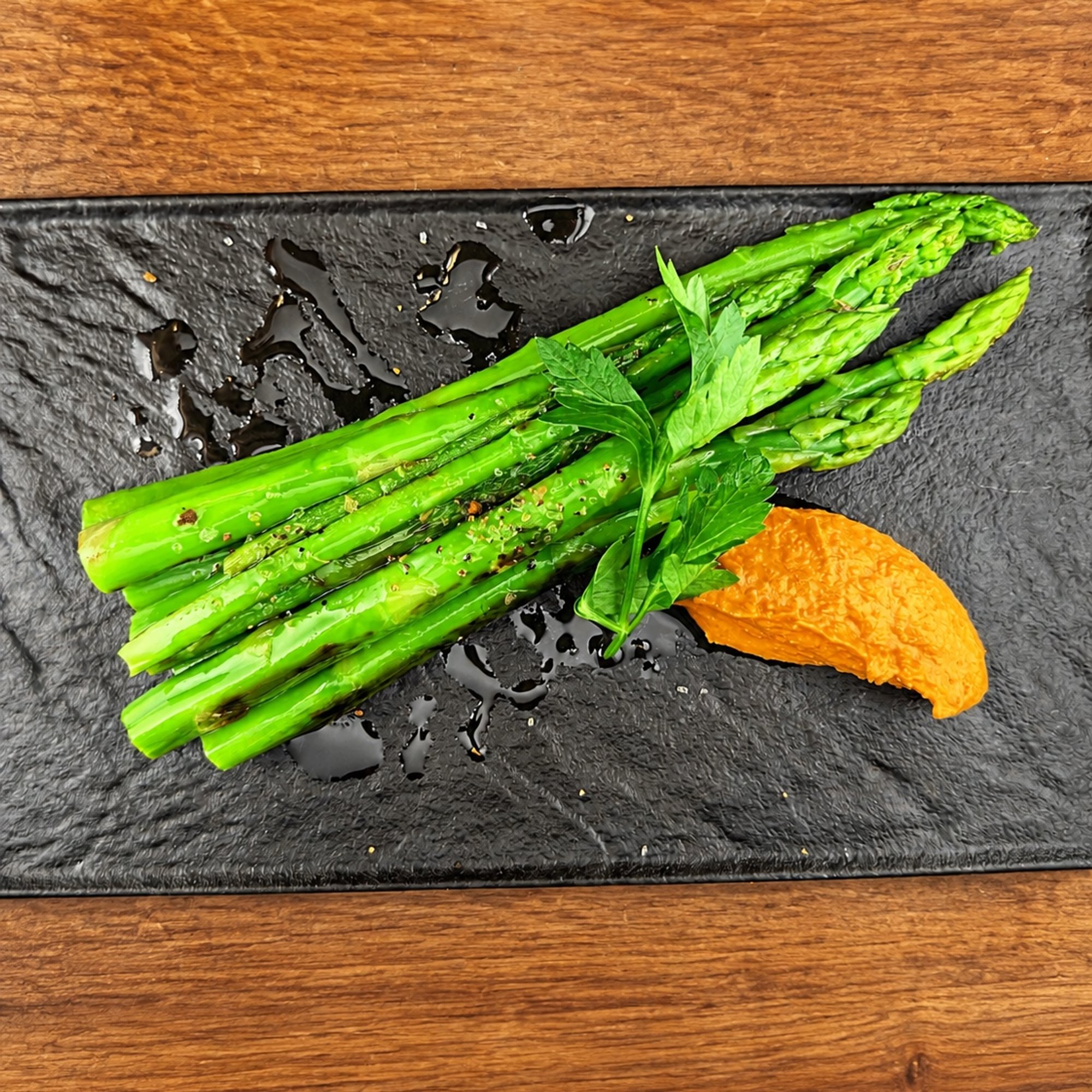Grilled Asparagus (Esparragos a la Brasa)