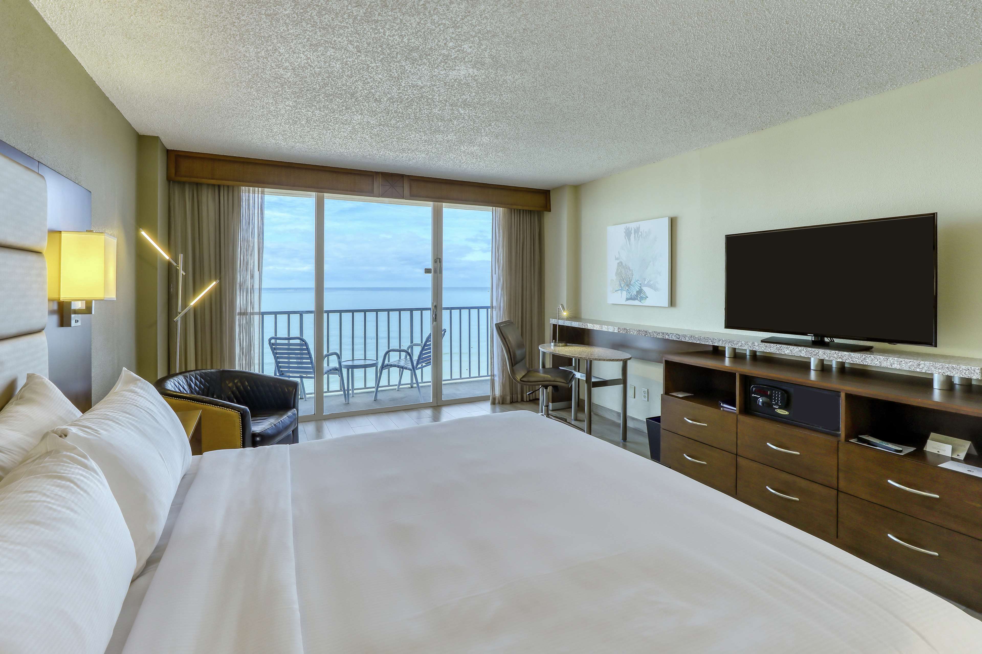 DoubleTree Beach Resort by Hilton Hotel Tampa Bay - North Redington Beach Photo