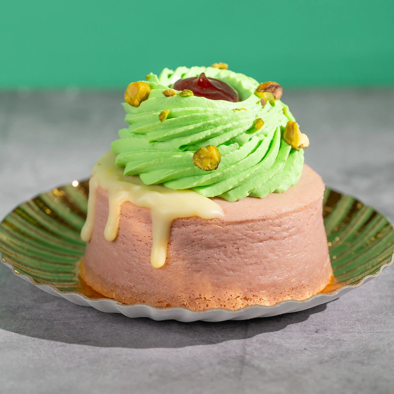 Raspberry-Pistachio Cheesecake