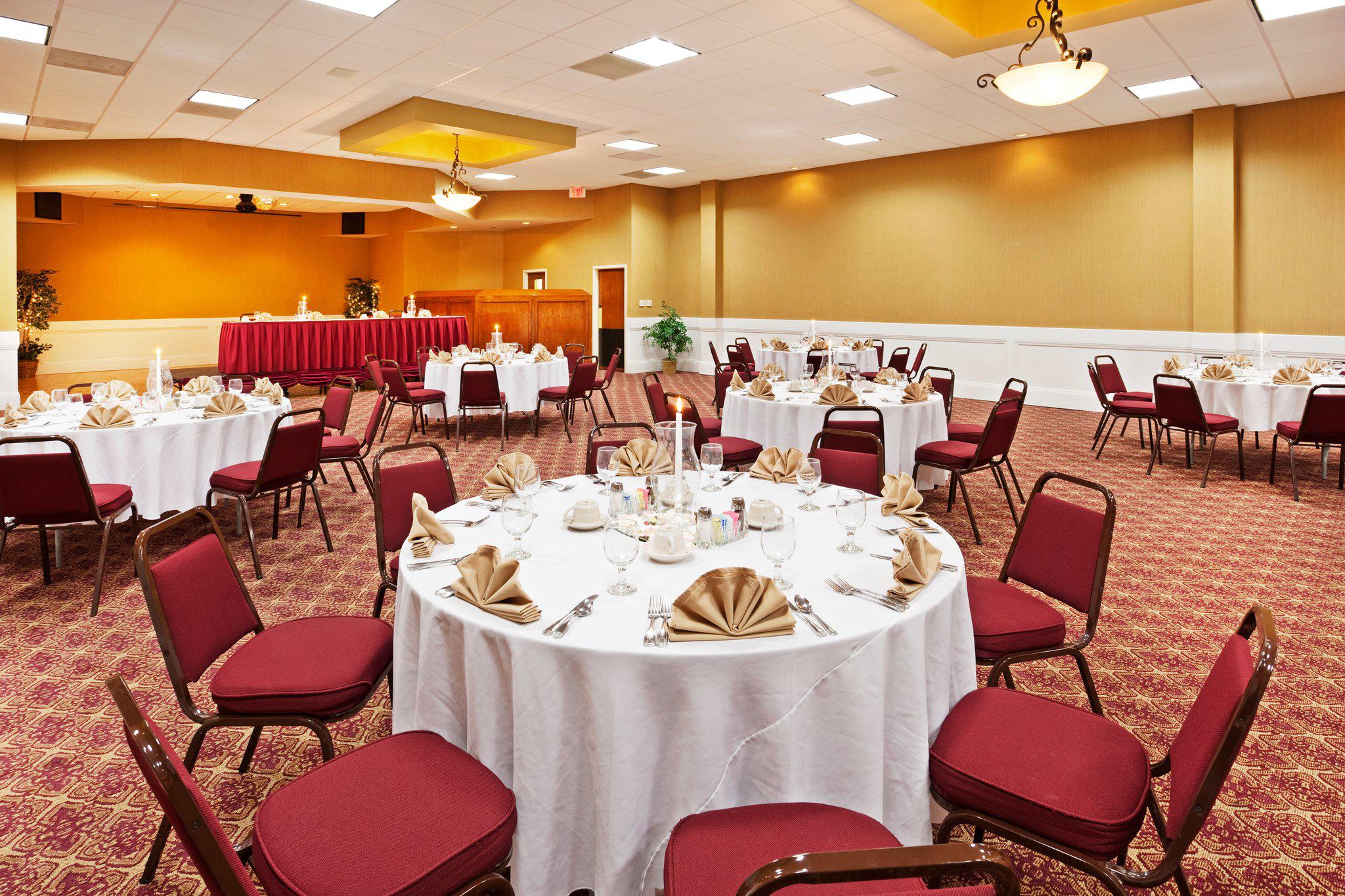 Holiday Inn Johnson City Photo