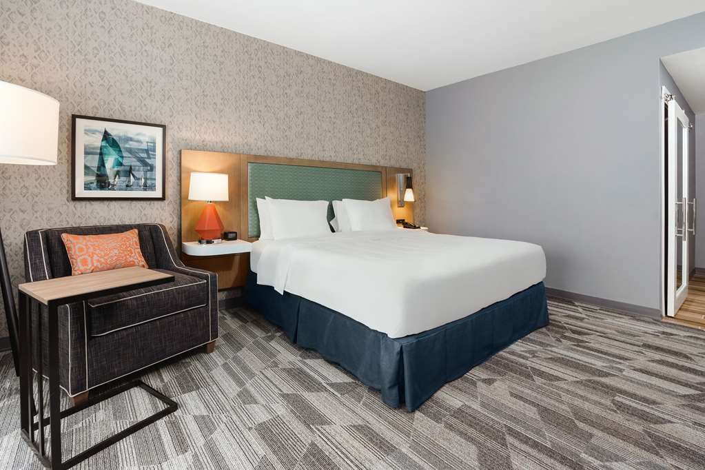 Hampton Inn Bellingham Airport Image