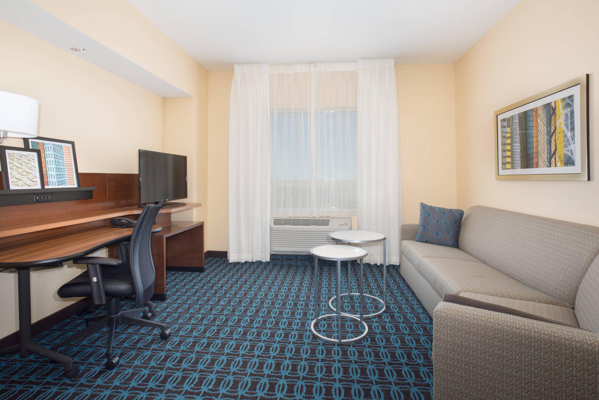 Fairfield Inn & Suites by Marriott Burlington Photo