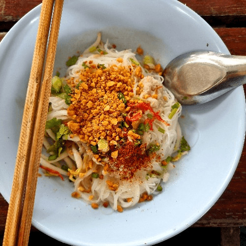 D5. Stir Fry Chicken over Vermicelli (Bun Ga Xao)