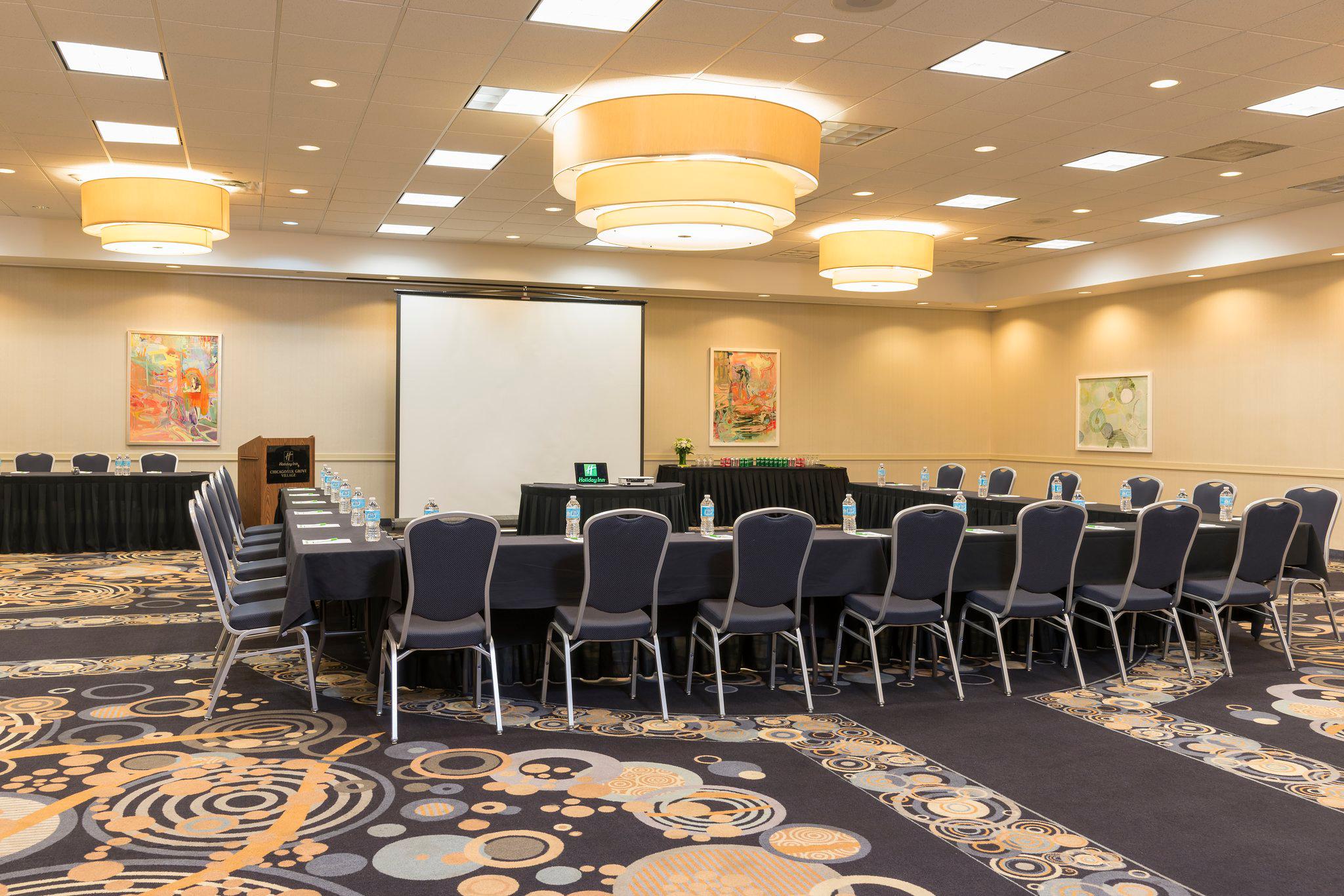 Holiday Inn Chicago-Elk Grove Photo