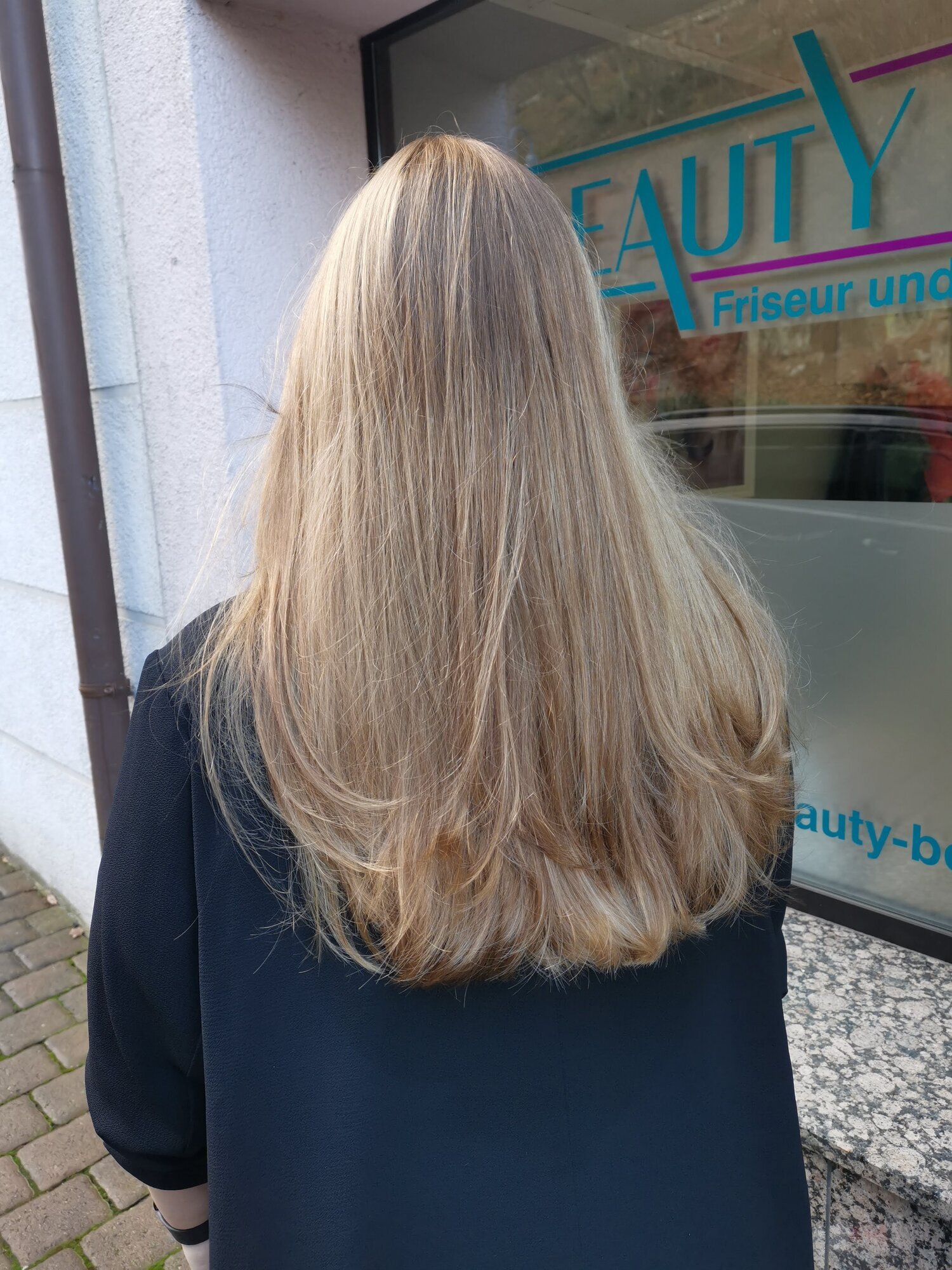 Bild der Beauty Box - Friseur - Nagelstudio - Solarium