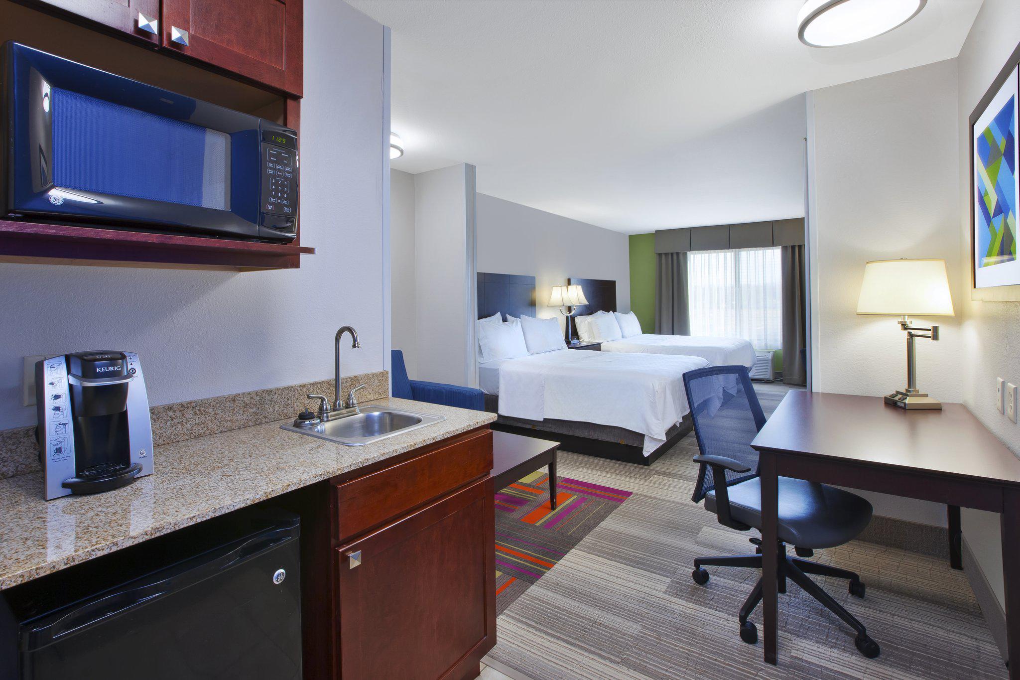 Holiday Inn Express & Suites Niles Photo