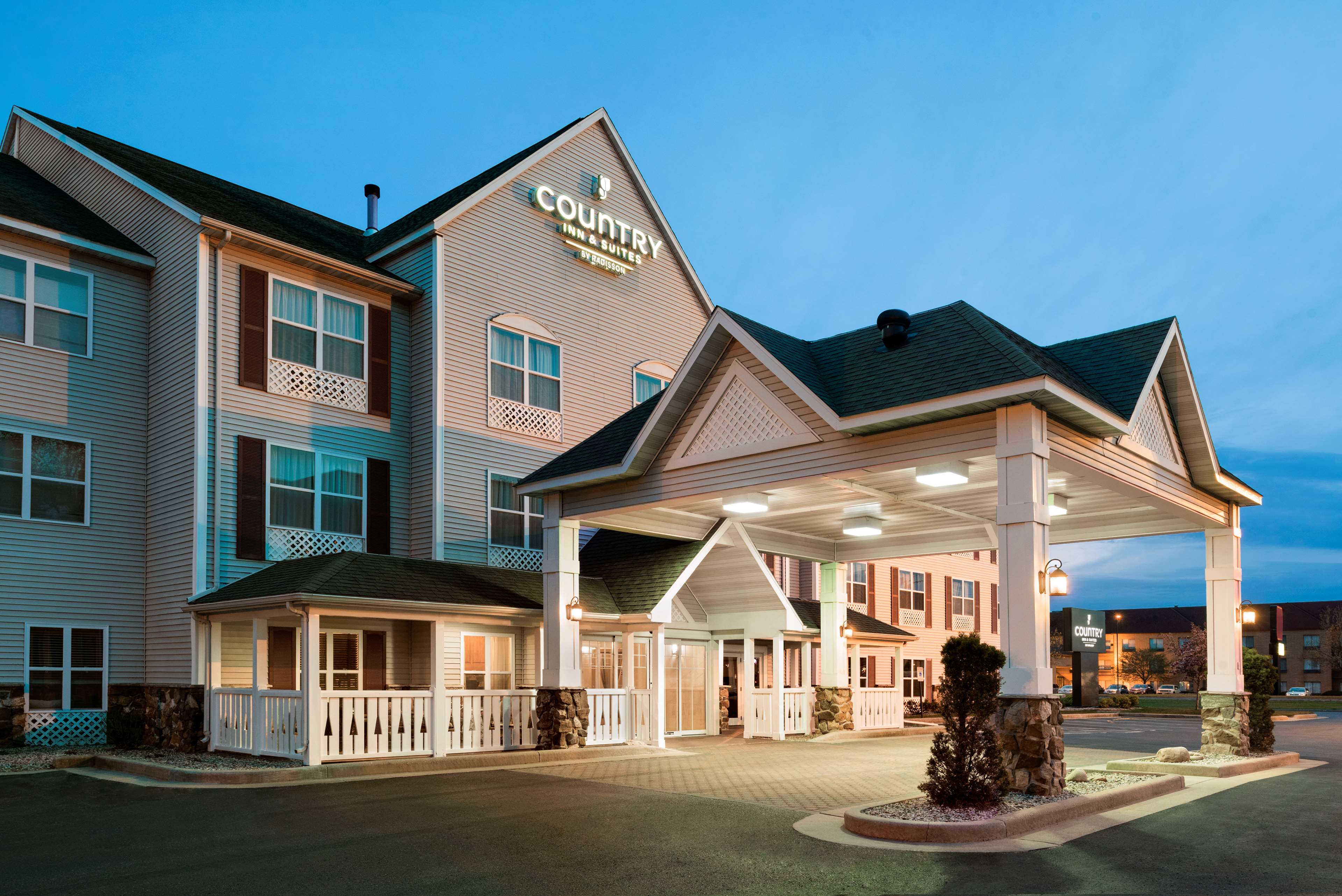 Country Inn & Suites by Radisson, Stevens Point, WI Photo