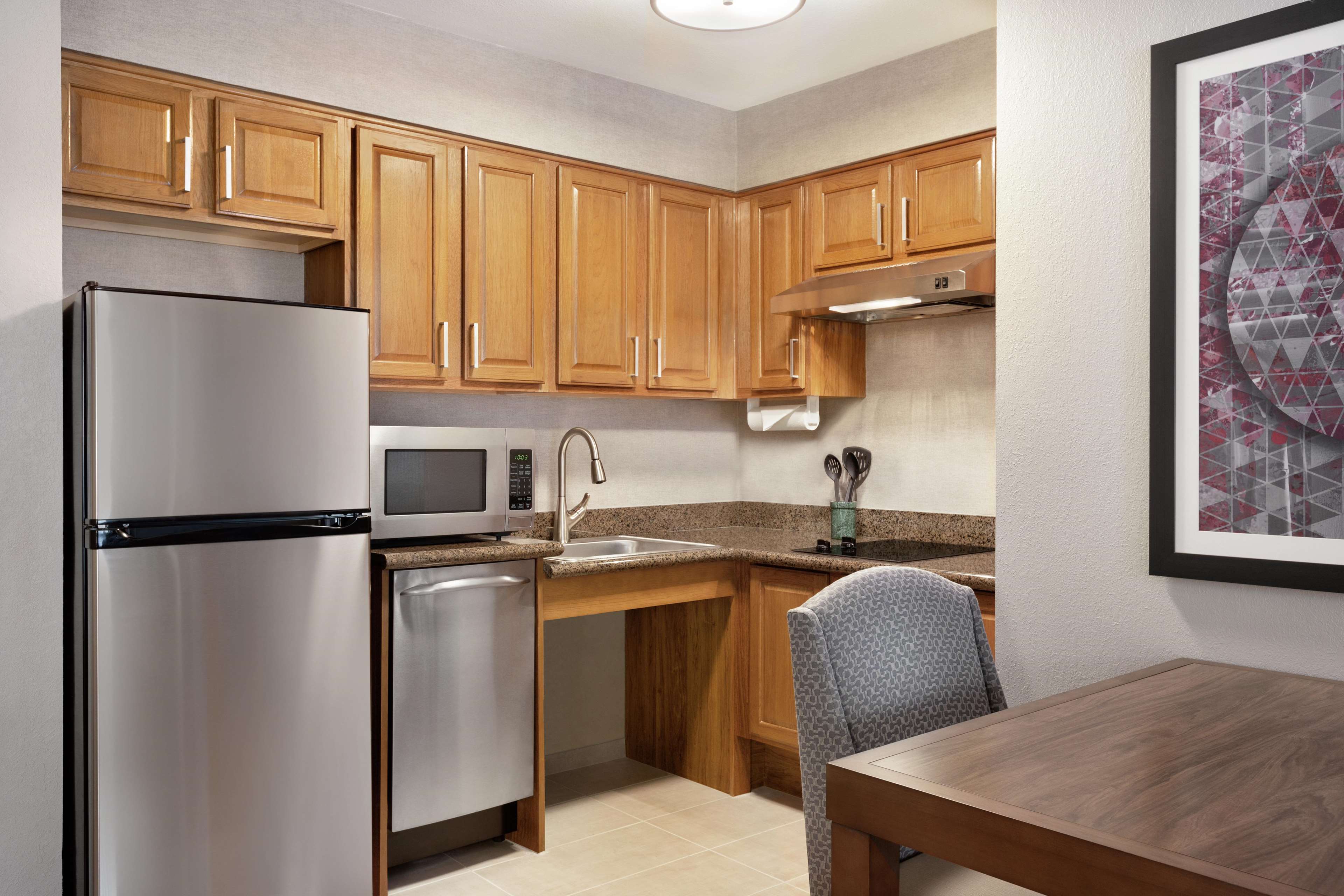 Homewood Suites by Hilton Portland Airport Photo