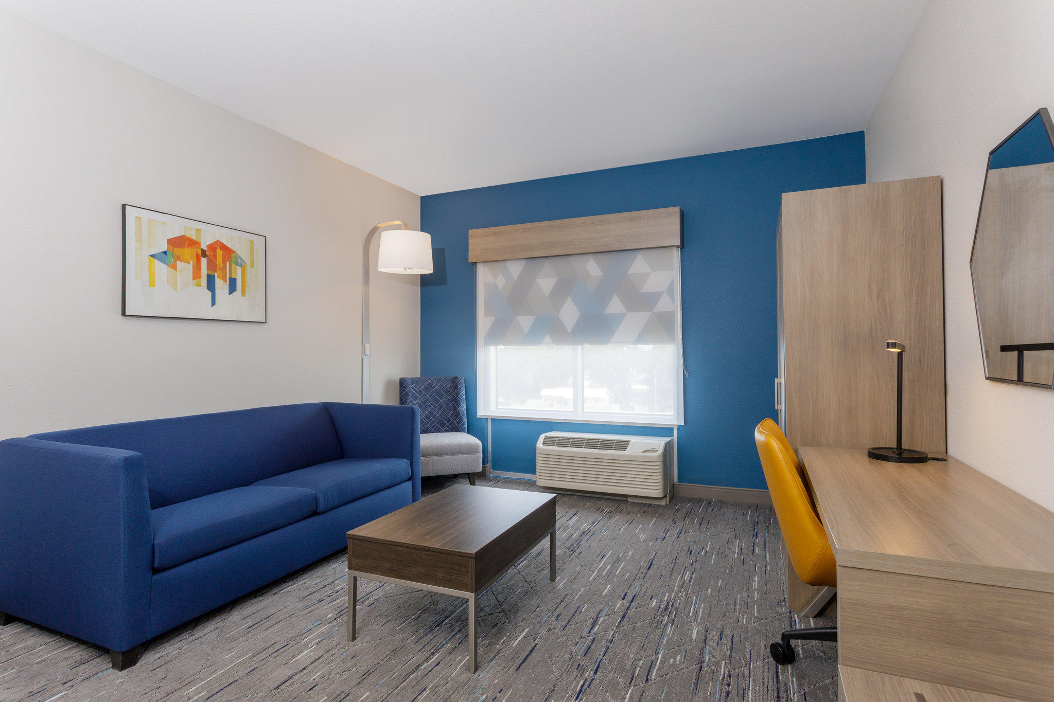 Holiday Inn Express & Suites Tampa Stadium - Airport Area by IHG Image