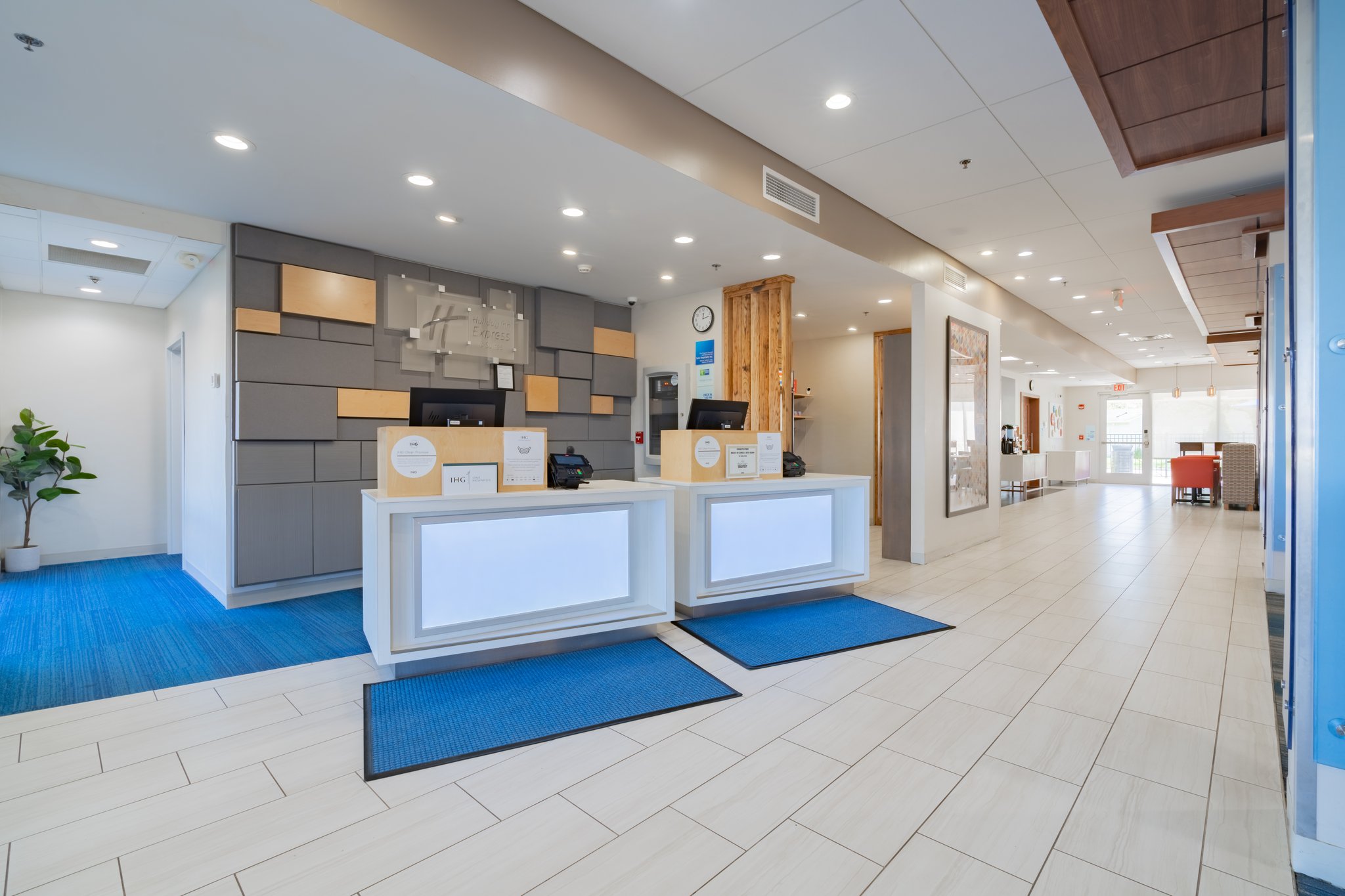 Holiday Inn Express & Suites Marion by IHG Image