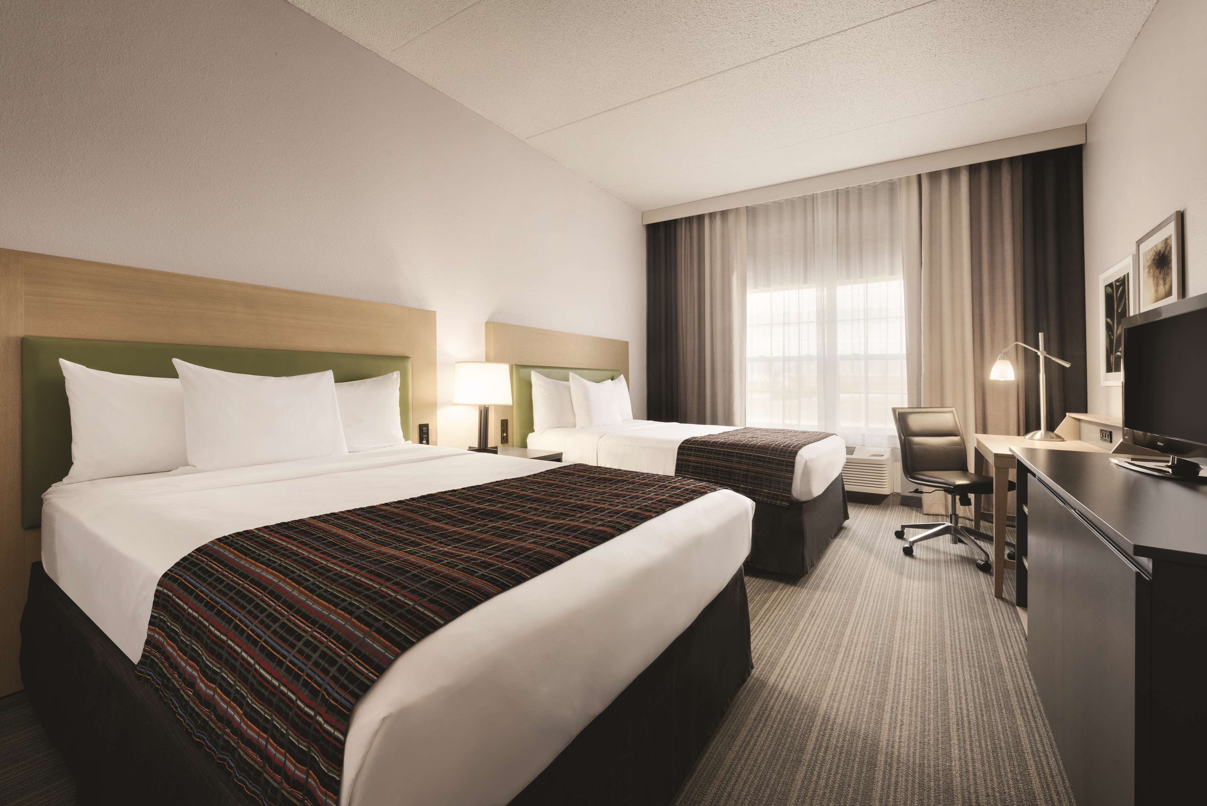 Country Inn & Suites by Radisson, Coralville, IA Photo