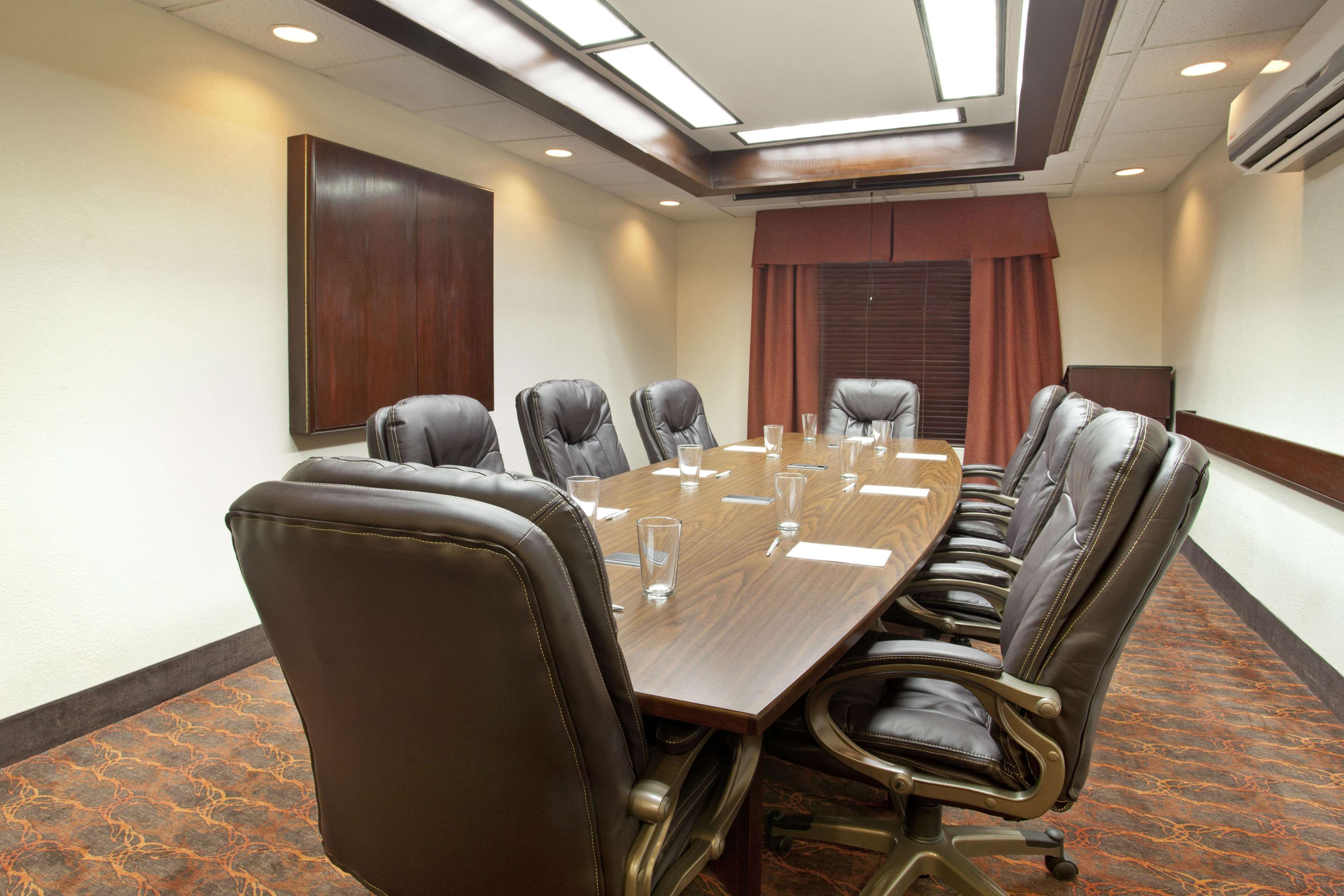 Hampton Inn & Suites El Paso-Airport Photo