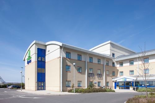 Images Holiday Inn Express Cardiff Airport