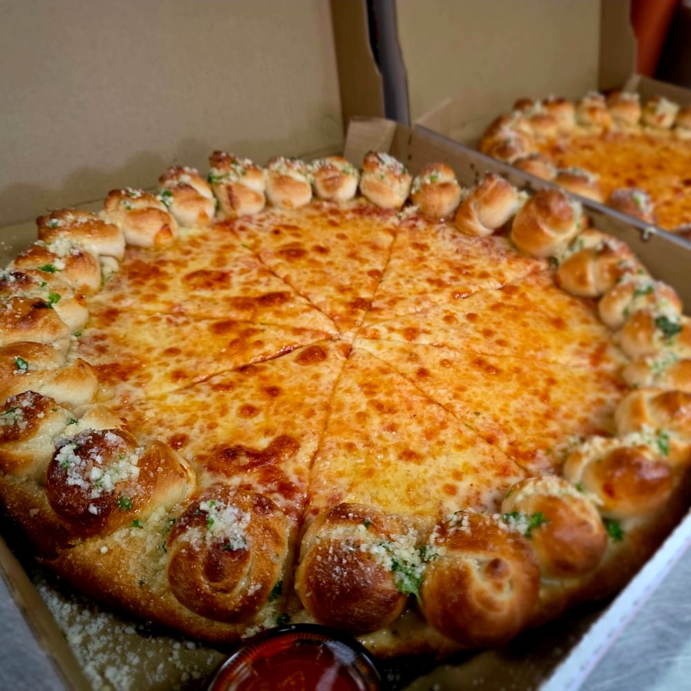Garlic Knots Crust Pie