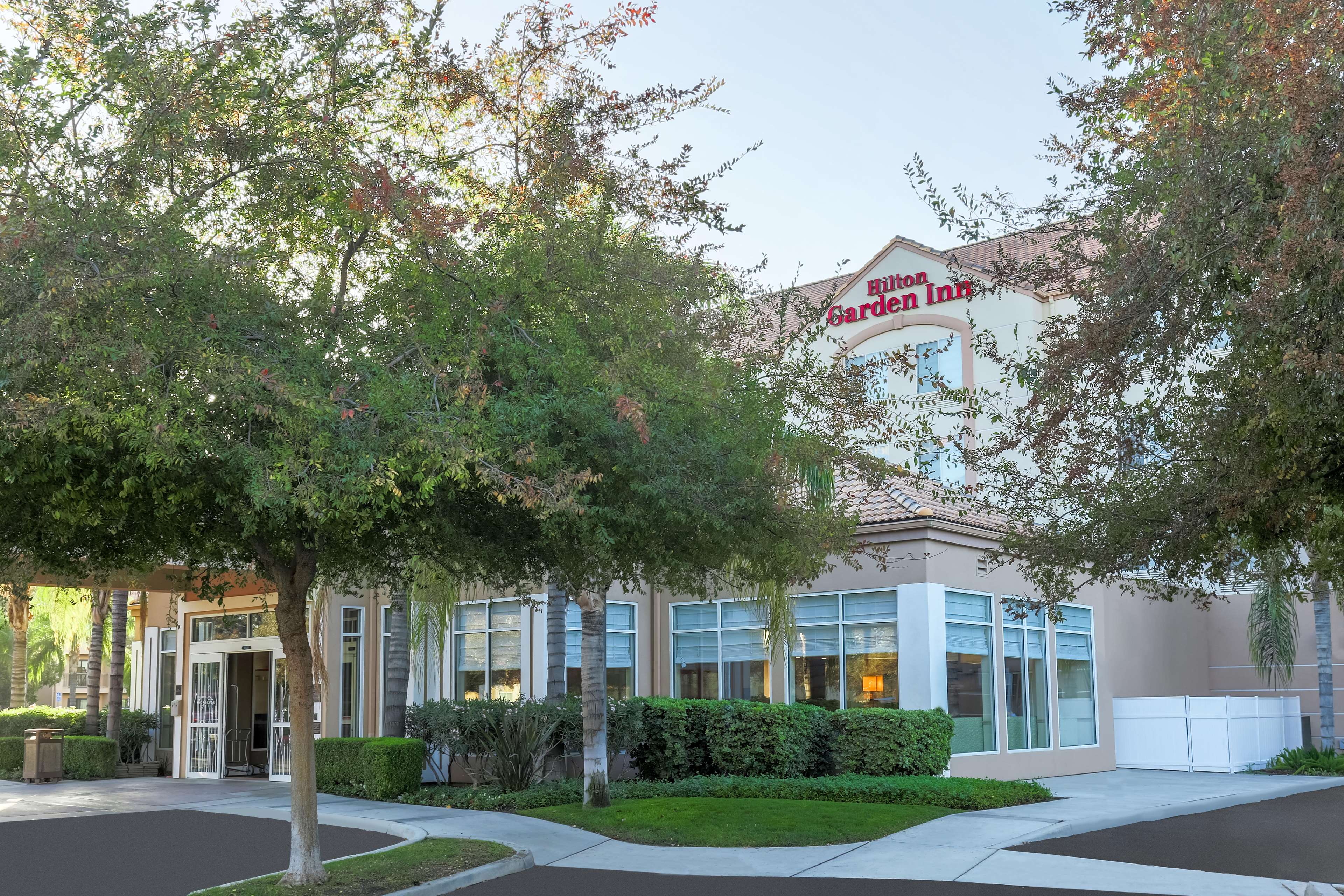 Hilton Garden Inn Bakersfield Photo