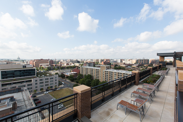 Images 2M Street Apartments