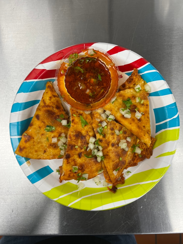 QUESADILLA DE BIRRIA
