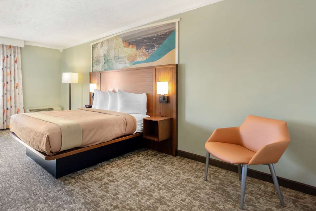 Best Western Plus Ahtanum Inn Image