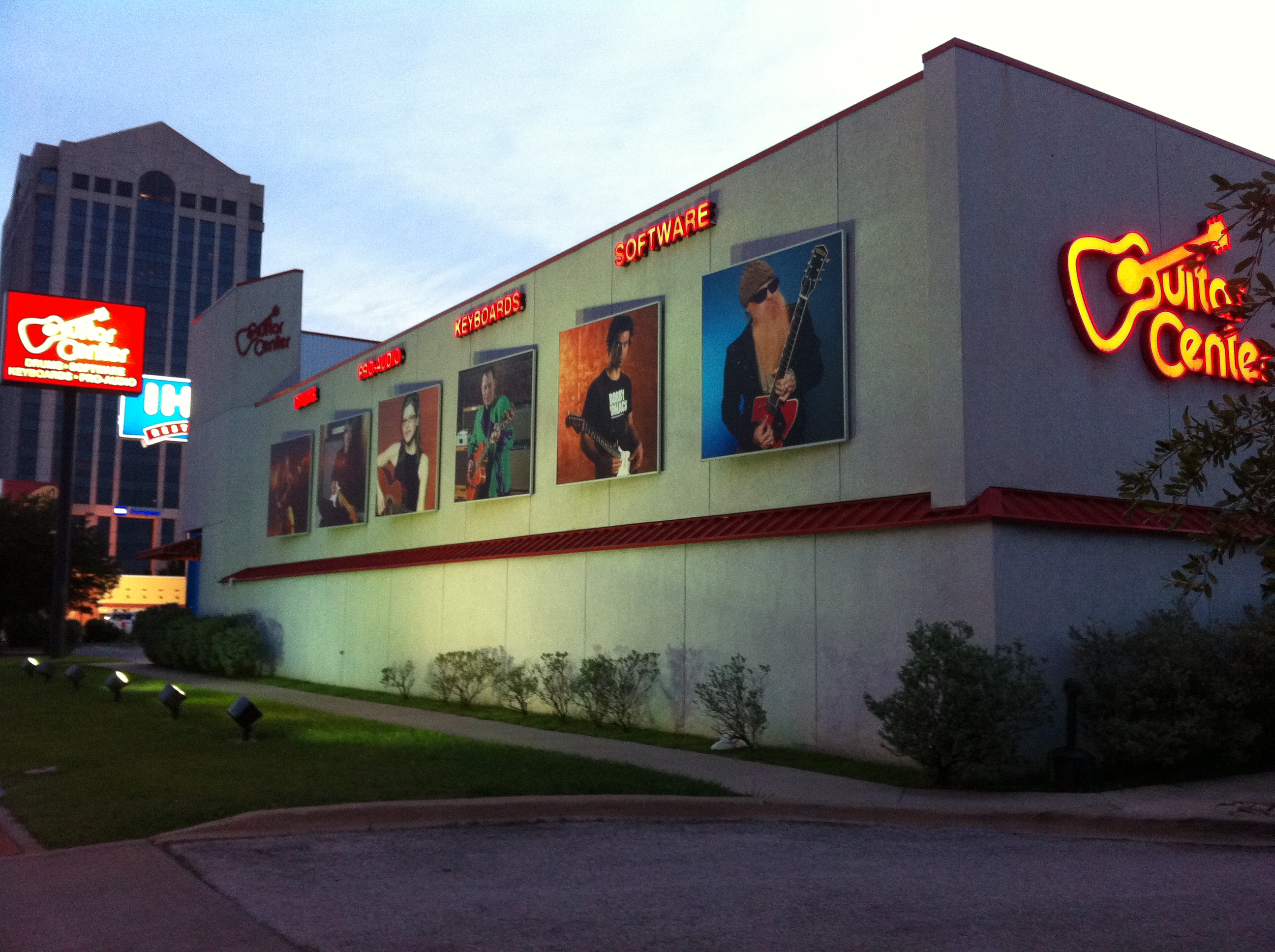 Guitar Center Photo