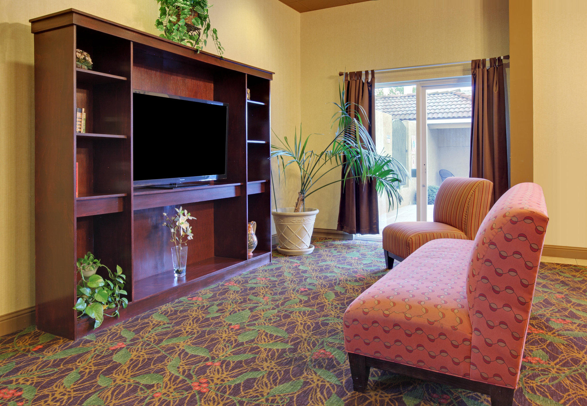 Holiday Inn Express Oakdale Photo