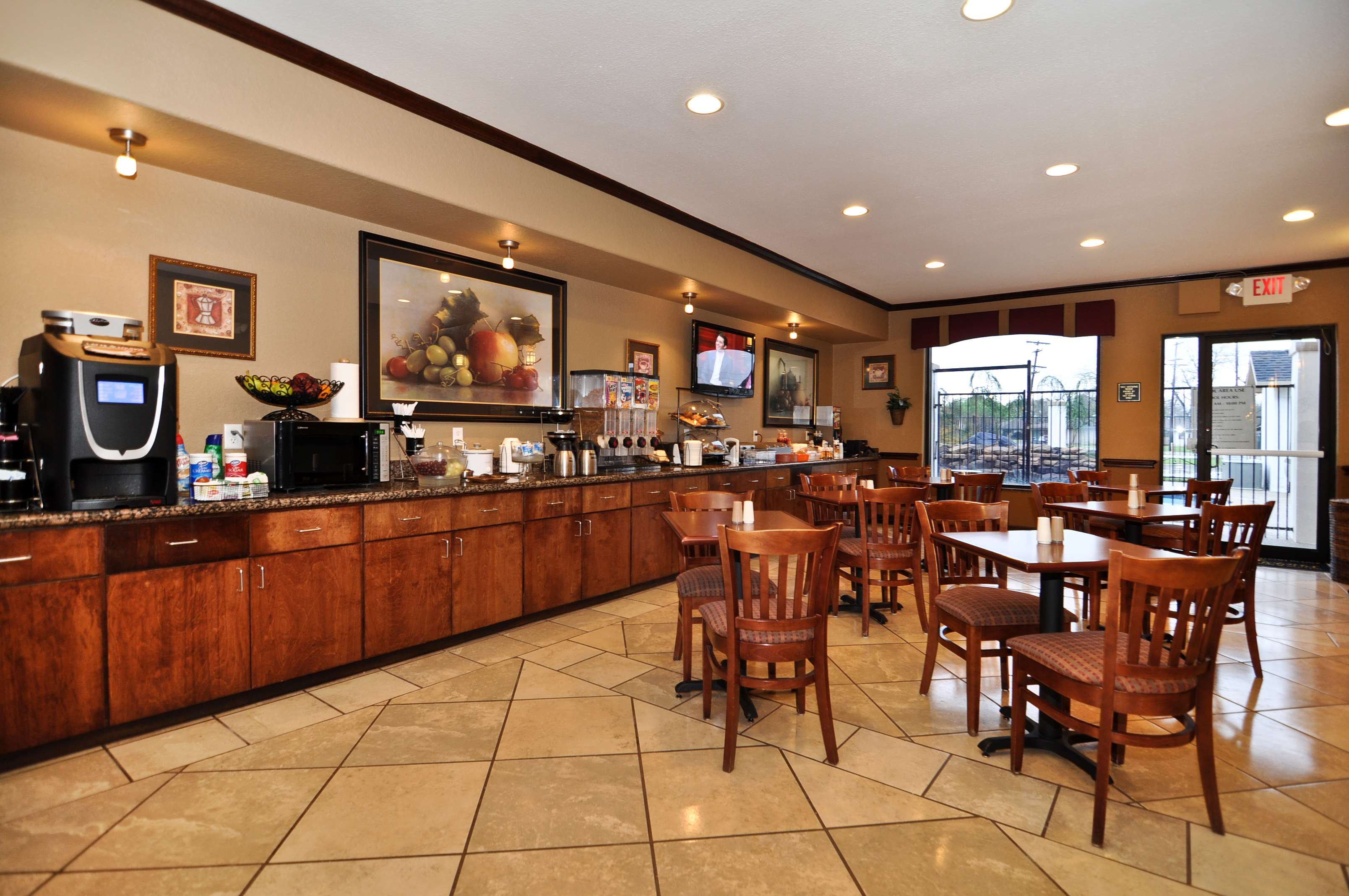 Best Western Plus Victoria Inn & Suites - Victoria, TX - Business Page