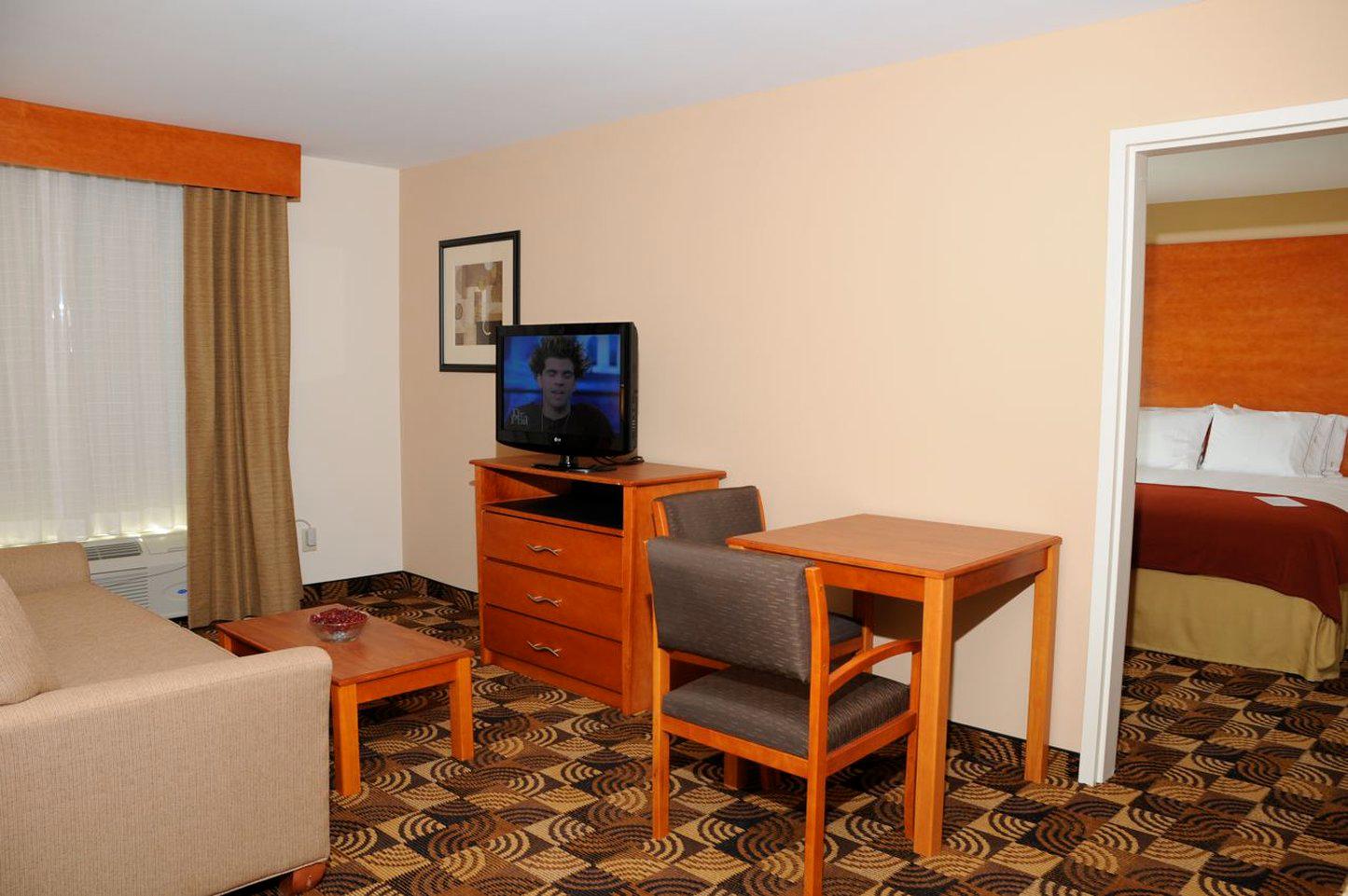 Holiday Inn Express & Suites Bainbridge Photo