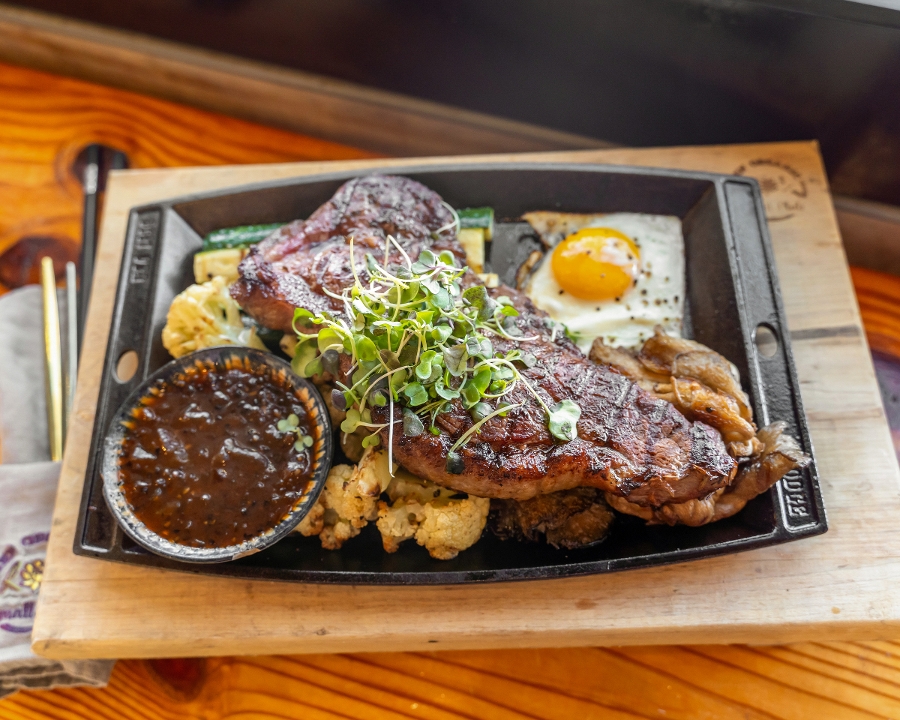 SAIGON SIZZLING STEAK & EGGS