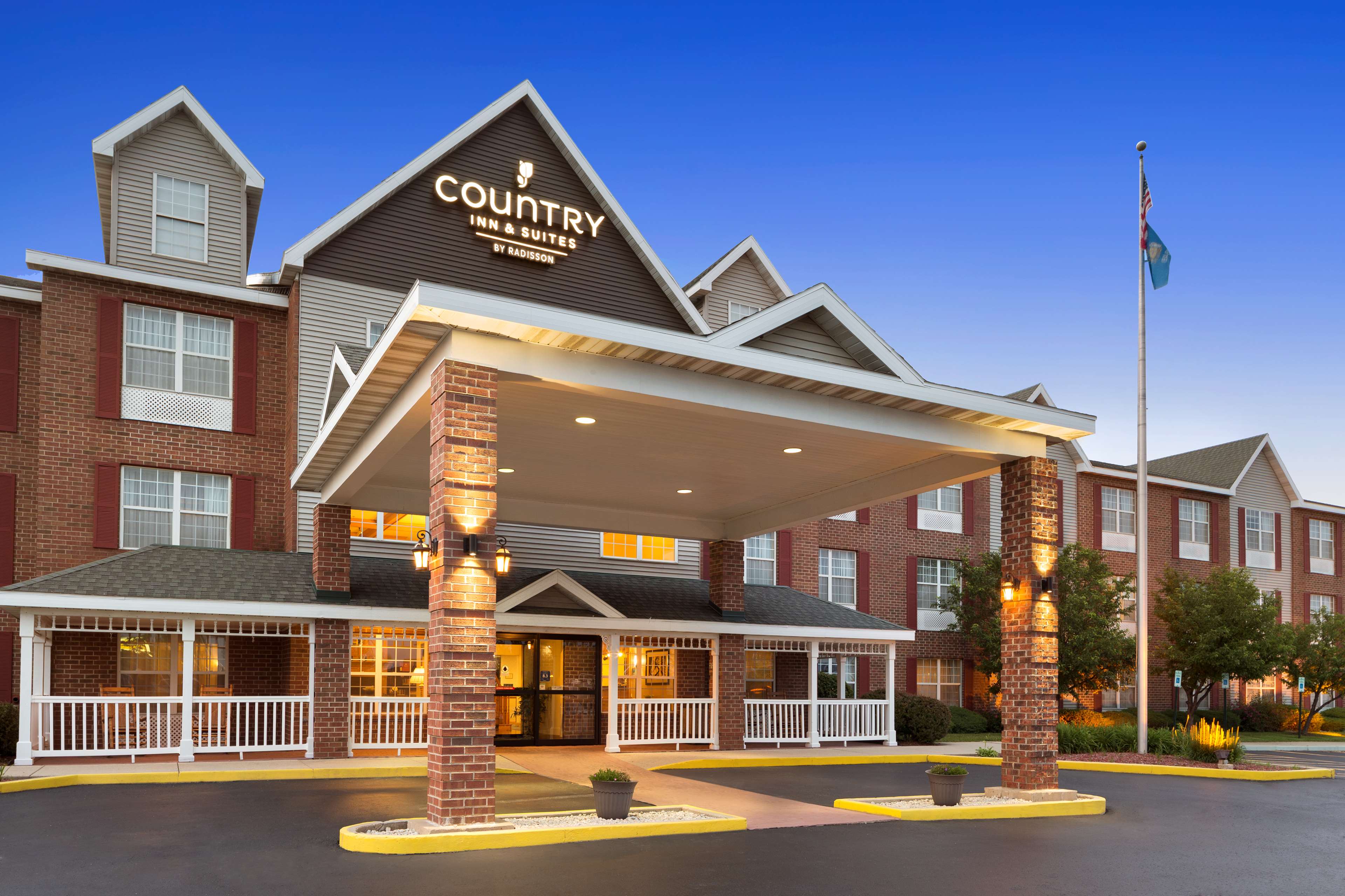 Country Inn & Suites by Radisson, Kenosha, WI Photo