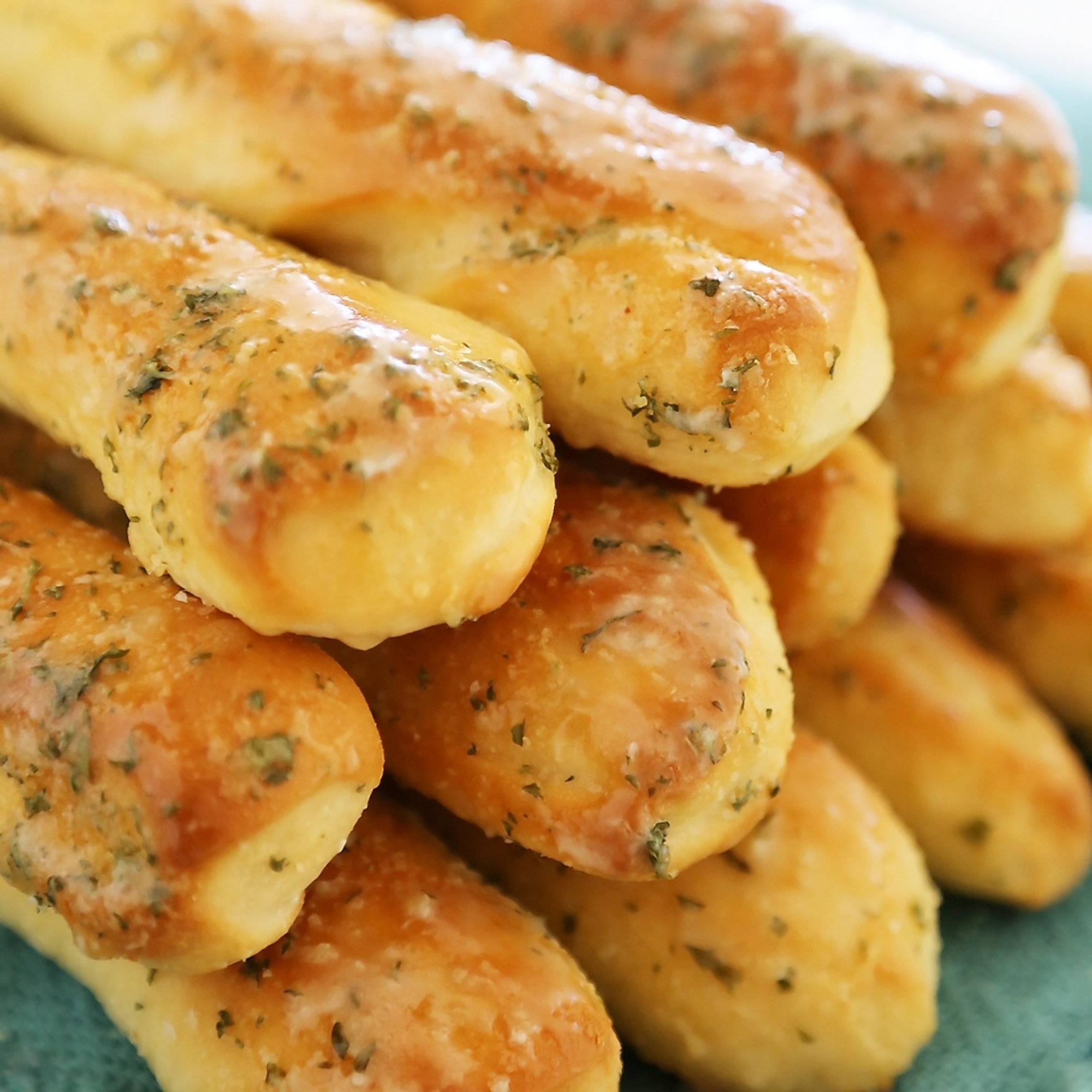 Garlic Breadsticks with Cheese