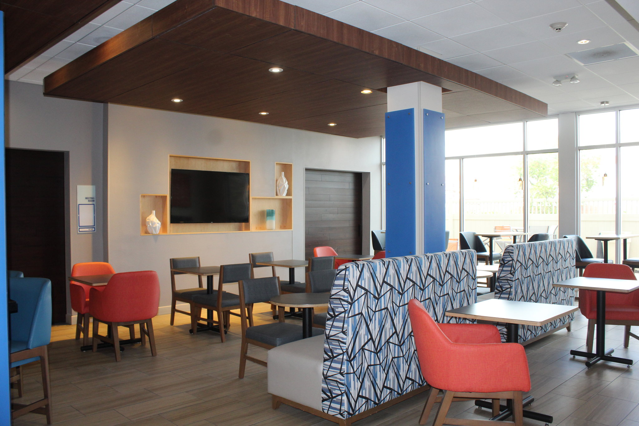 Holiday Inn Express & Suites Roswell by IHG Image
