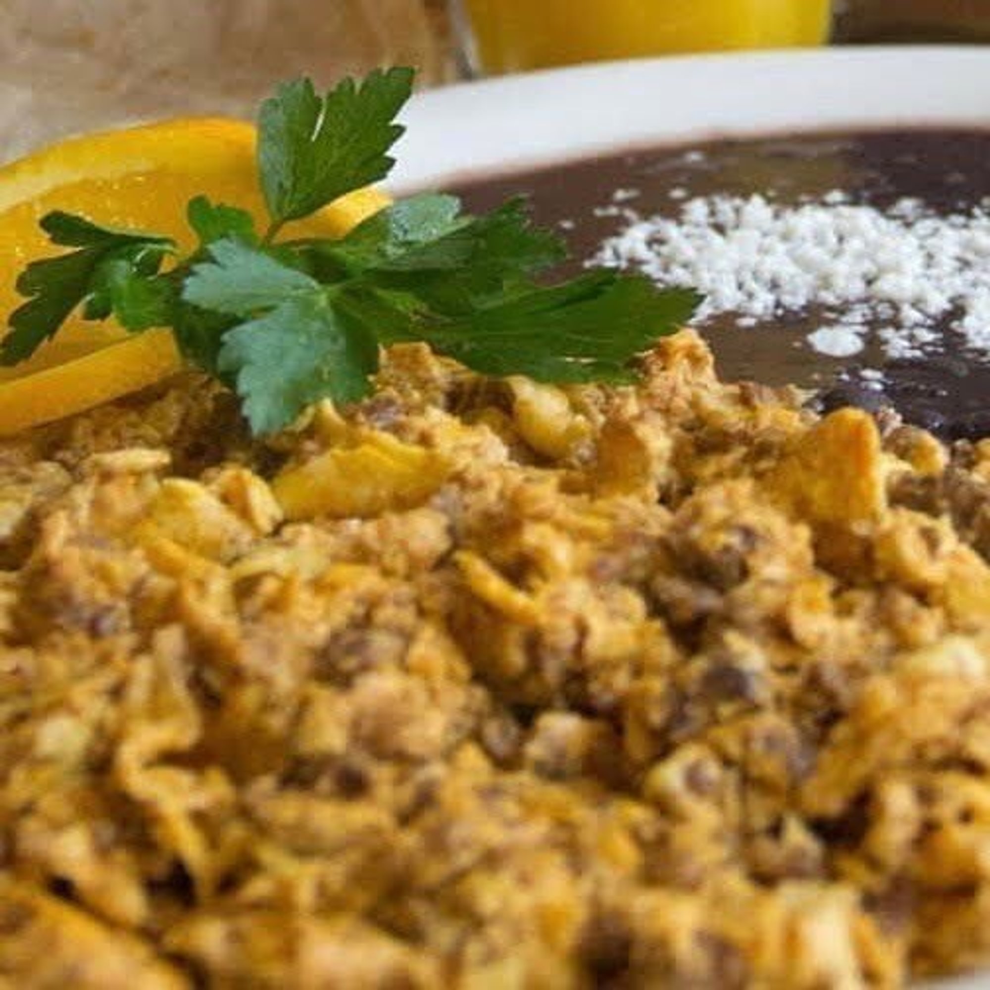 Huevo Con Chorizo